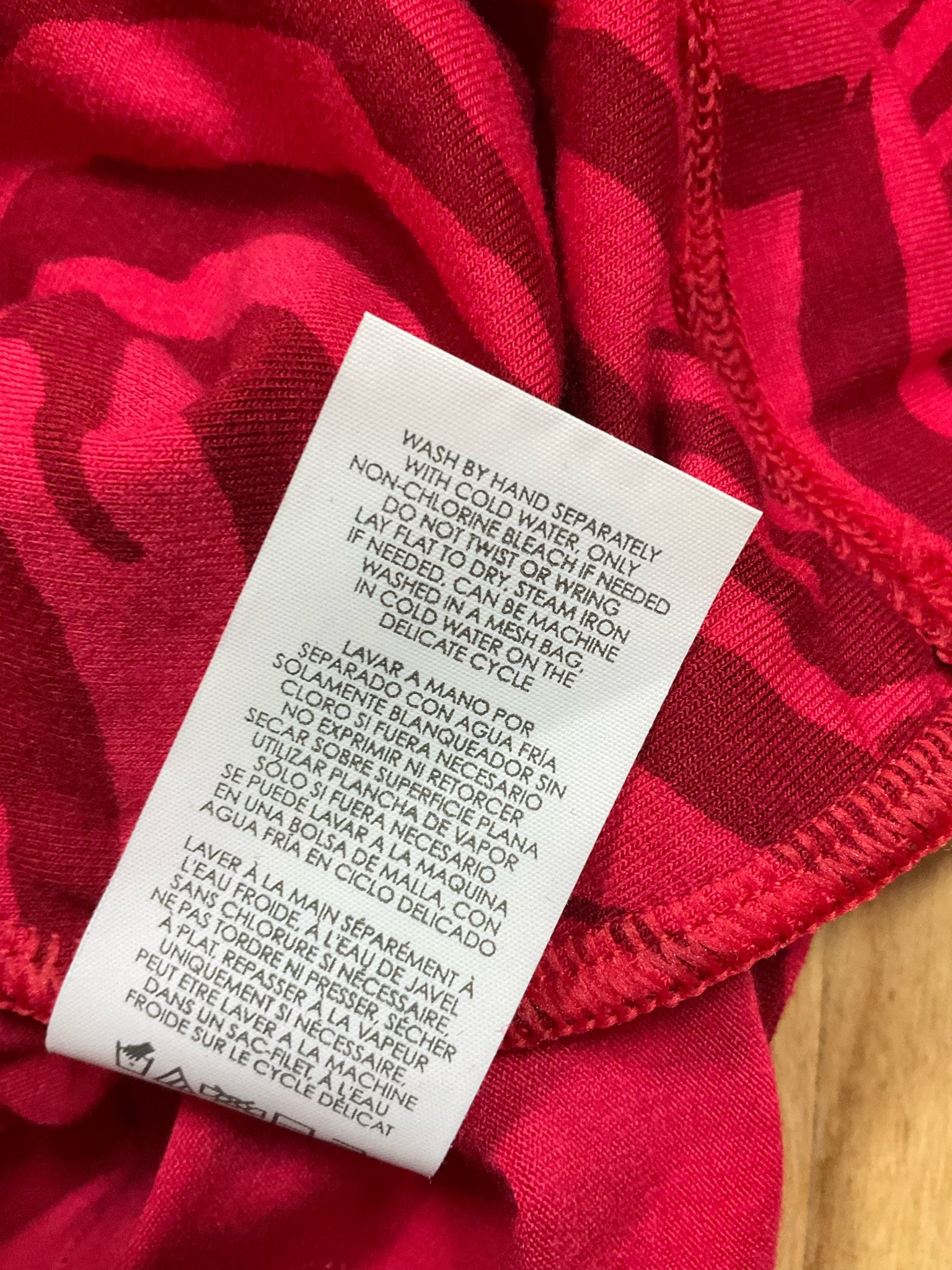 cabi Twist Front Top Medium Red Magenta Zebra Print V-Neck Long Sleeve Blouse