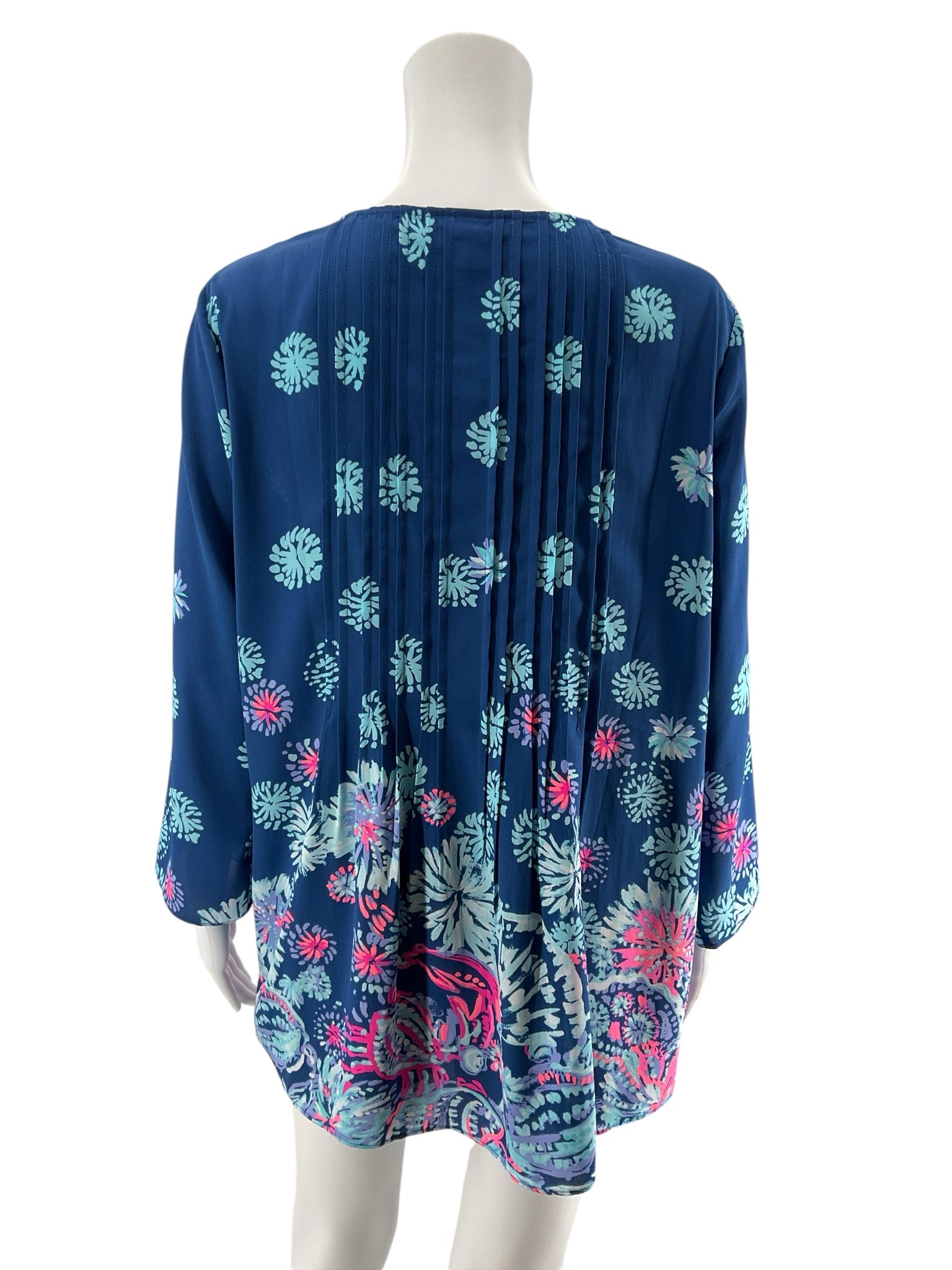 Lilly Pulitzer Elsa Top Catch and Release Print Navy Blue Size L - Downstairs