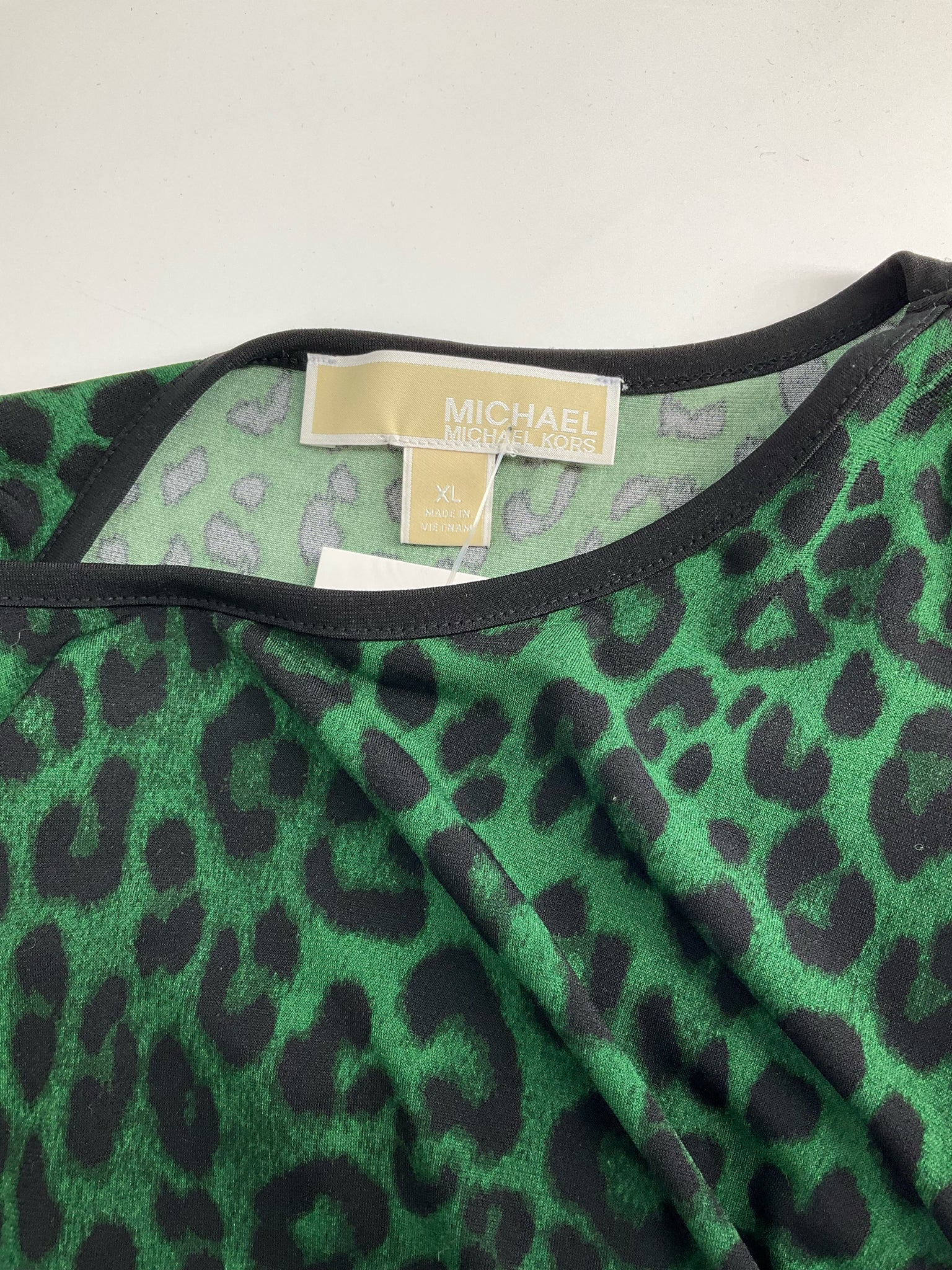 Pre-owned Michael Kors casual top featuring a green and black cheetah print, size XL for ladies.