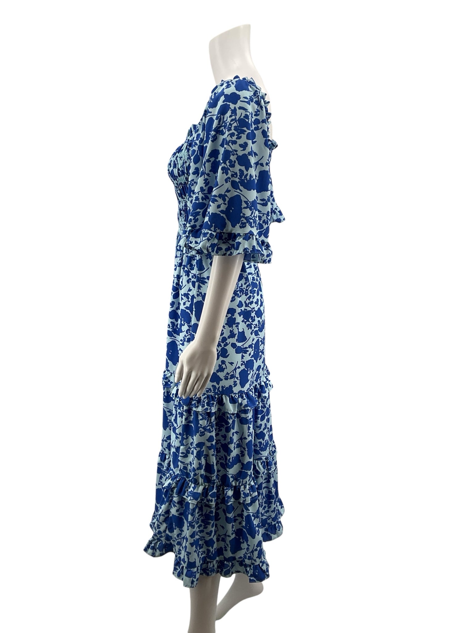 She + Sky Blue Maxi She + Sky Blue Floral Smocked Tiered Midi Dress Size Small - Size S
