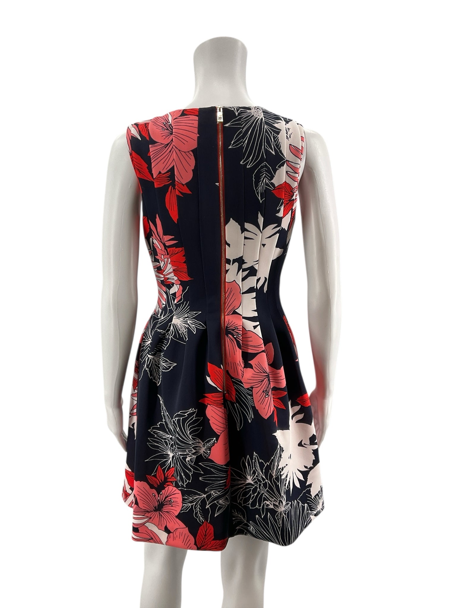 Vince Camuto Black/Red/White Dress Black/Red/White Floral Pre-Owned Ladies Dress - Size 4 - Size 4