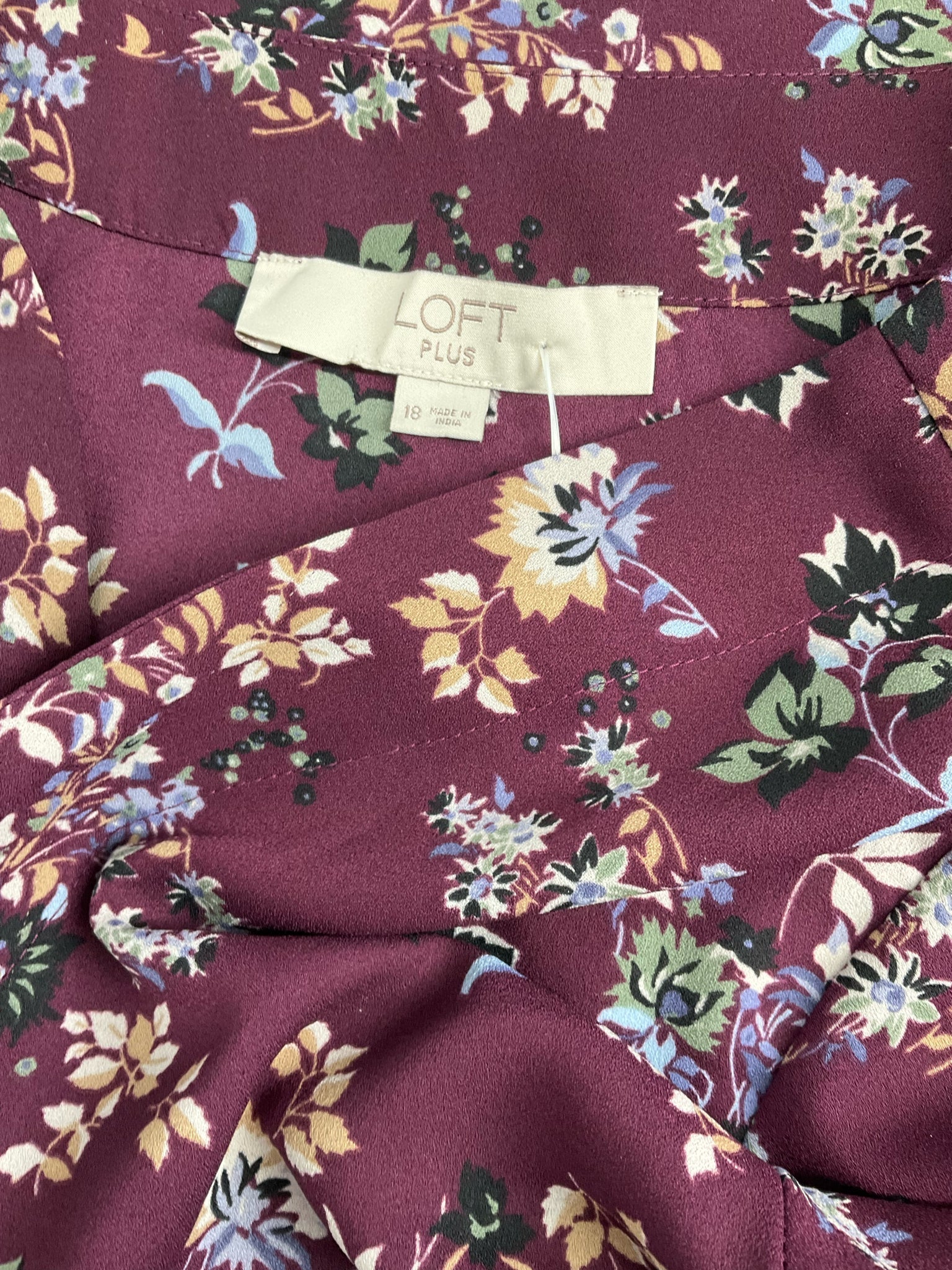 Loft Plum/Multi Floral Pre-Owned Ladies Casual Top - Size 18