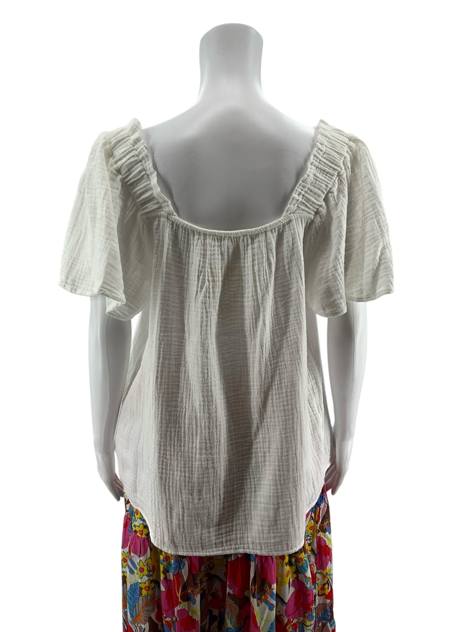 BeachLunchLounge White Crinkle Gauze Flutter Sleeve Boho Top | Size Small