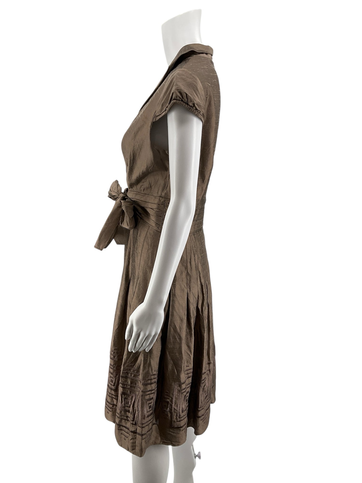 Adrianna Papell Size 8 Taupe Solid Pre-Owned Ladies Dress