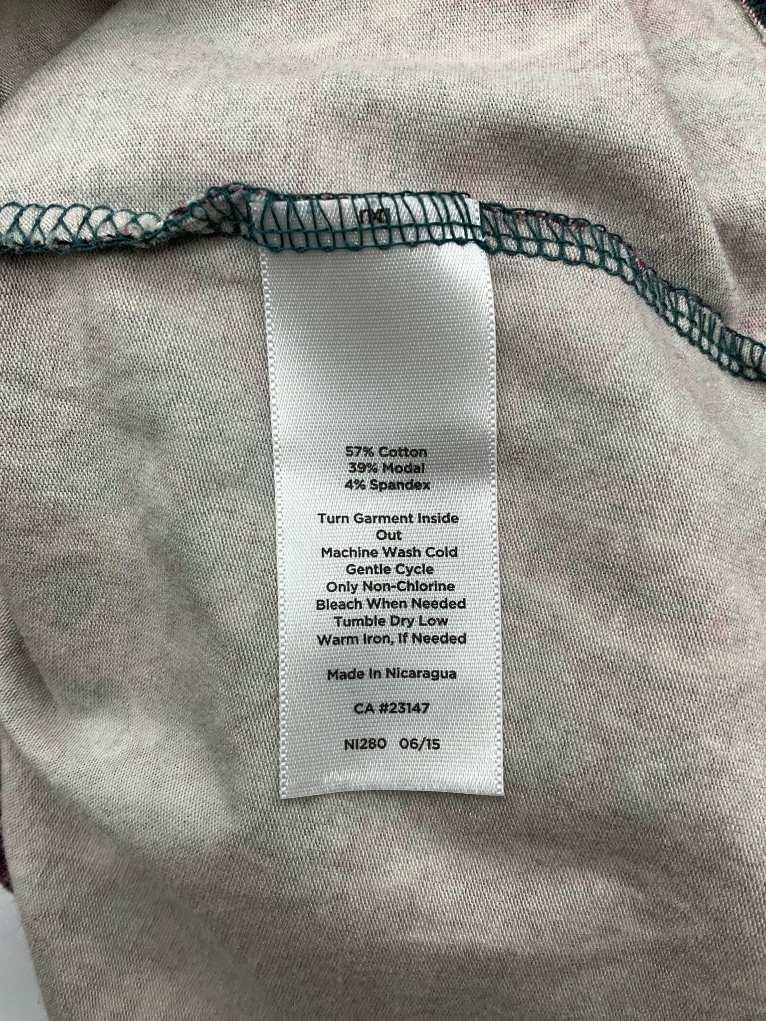 Talbots Red/Green Paisley Pre-Owned Ladies Casual Top - Size Small Petite