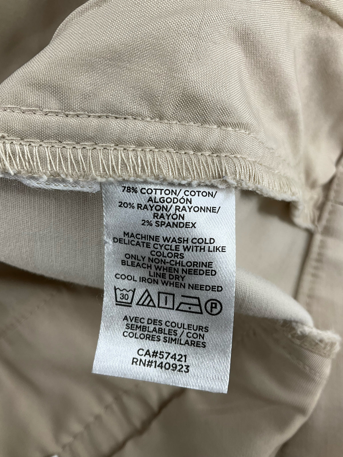 LOFT Curvy Fit Khaki Stretch Chino Pants | Size 6 - Downstairs
