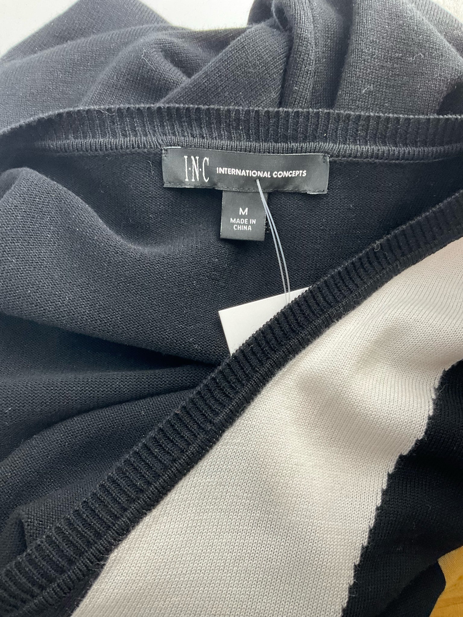 INC - black/white Print Pre-Owned Ladies Casual Top - Size M