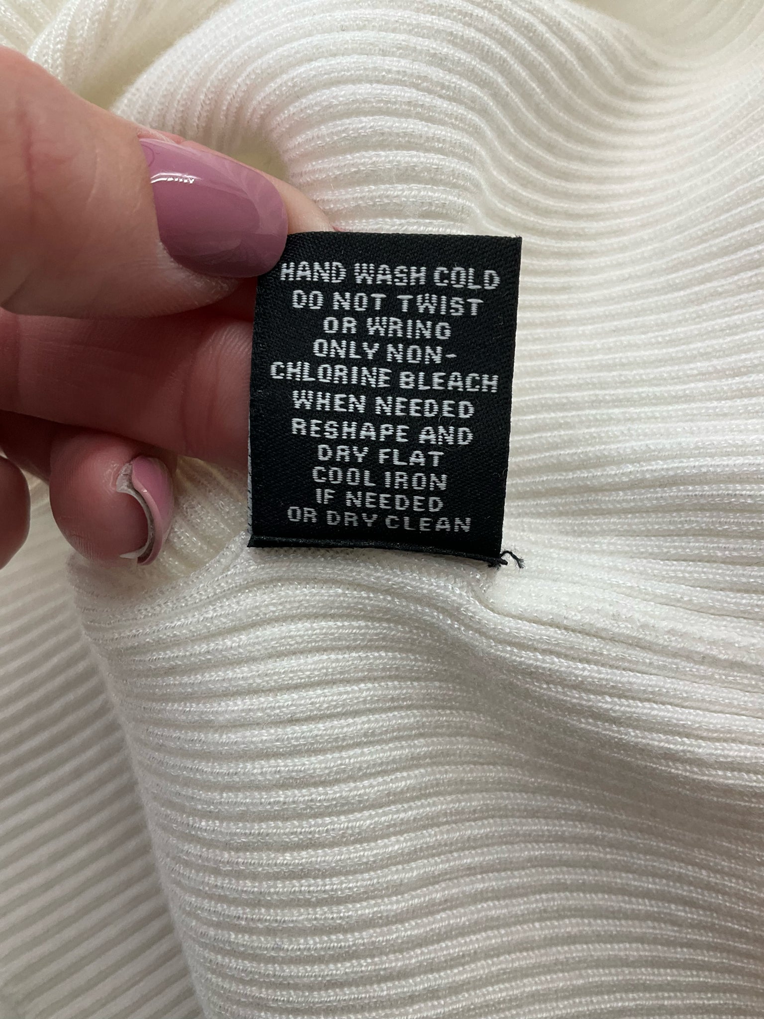 Premise White Ribbed Pre-Owned Ladies Top - Size Large - Margaret’s Fine Consignment