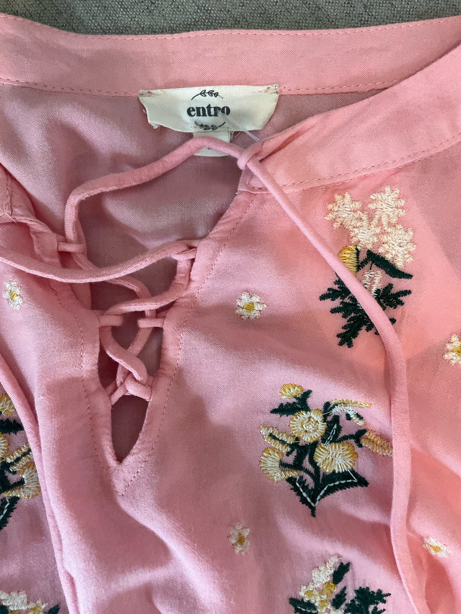 Entro Pink 3/4 Sleeve Pink Floral Embroidered Boho Peplum Blouse Tassel Tie Top Size Large - Size L