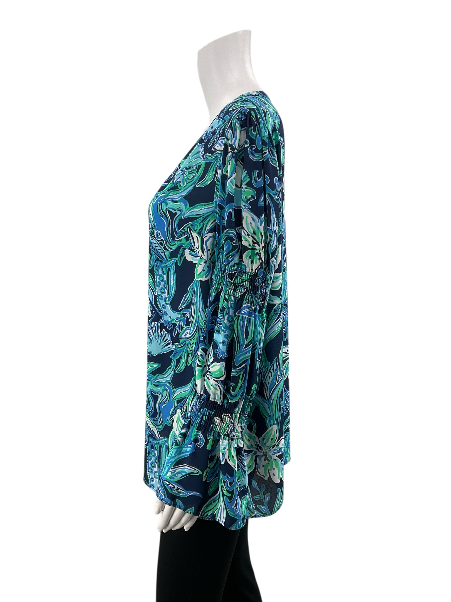 Lilly Pulitzer blues/teal/green Long Sleeve Blues/Teal/Green Floral Pre-Owned Casual Top - Size Large - Size L