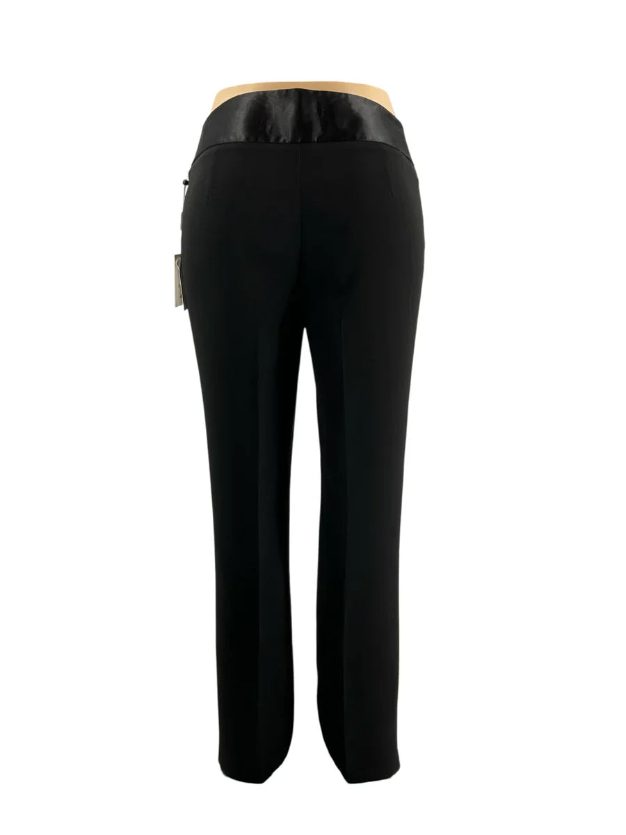 Calvin Klein black pre-owned ladies pants in size 8, featuring a sleek design and tailored fit.