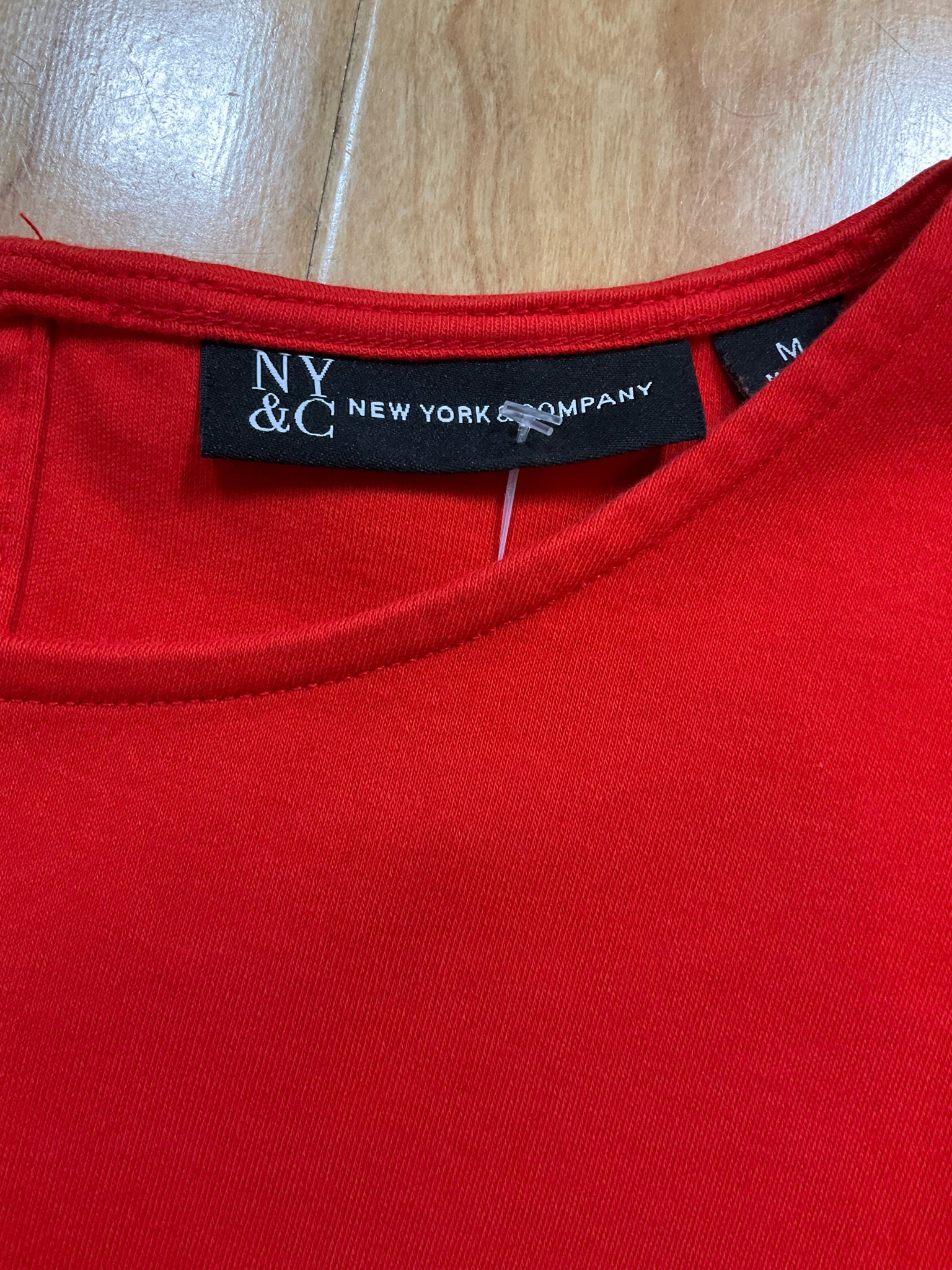 New York & Co Size M Red Solid Pre-Owned Ladies Dress