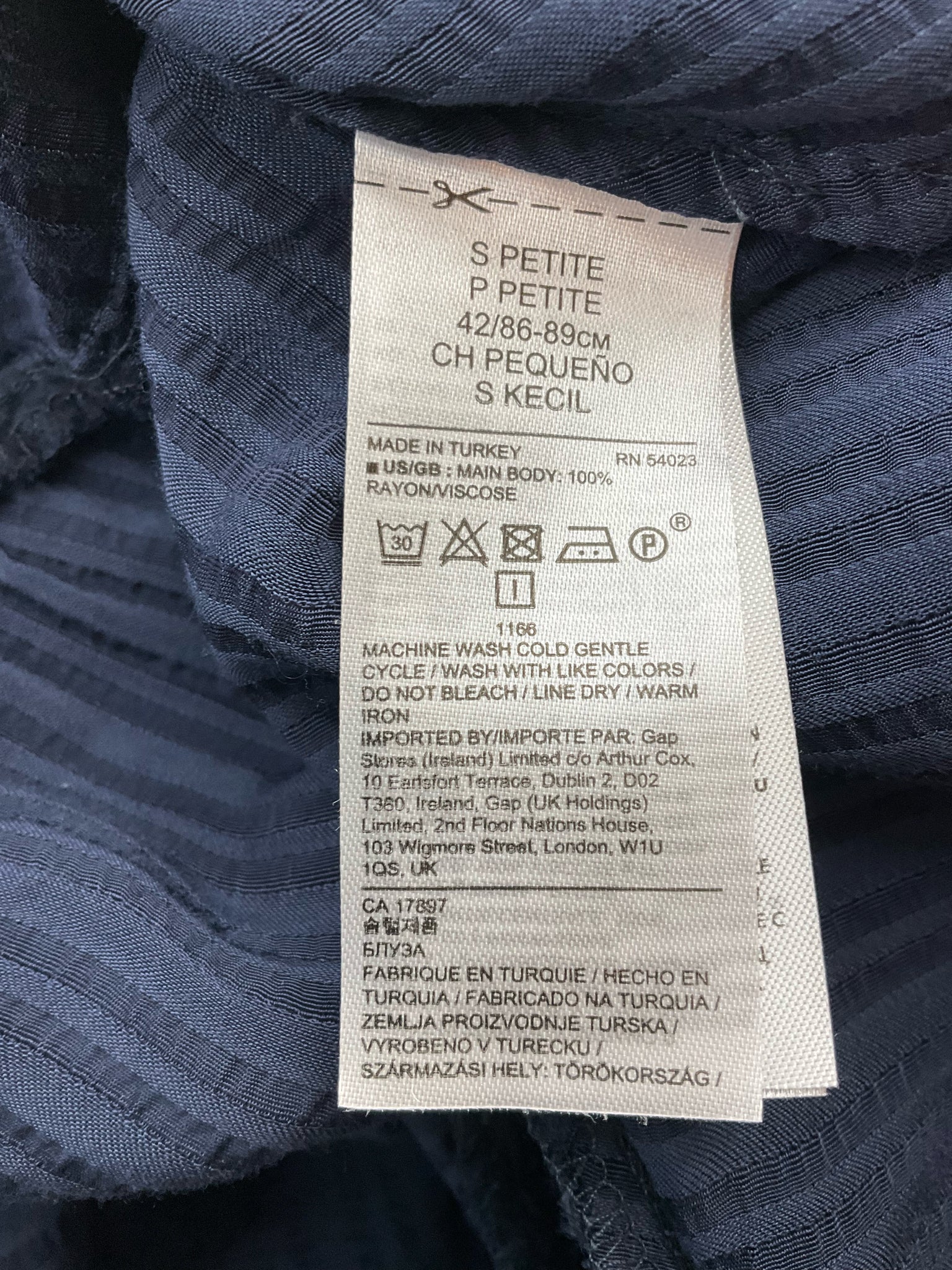 Banana Republic Navy Ribbed Pre-Owned Ladies Top - Size Small Petite - Margaret’s Fine Consignment