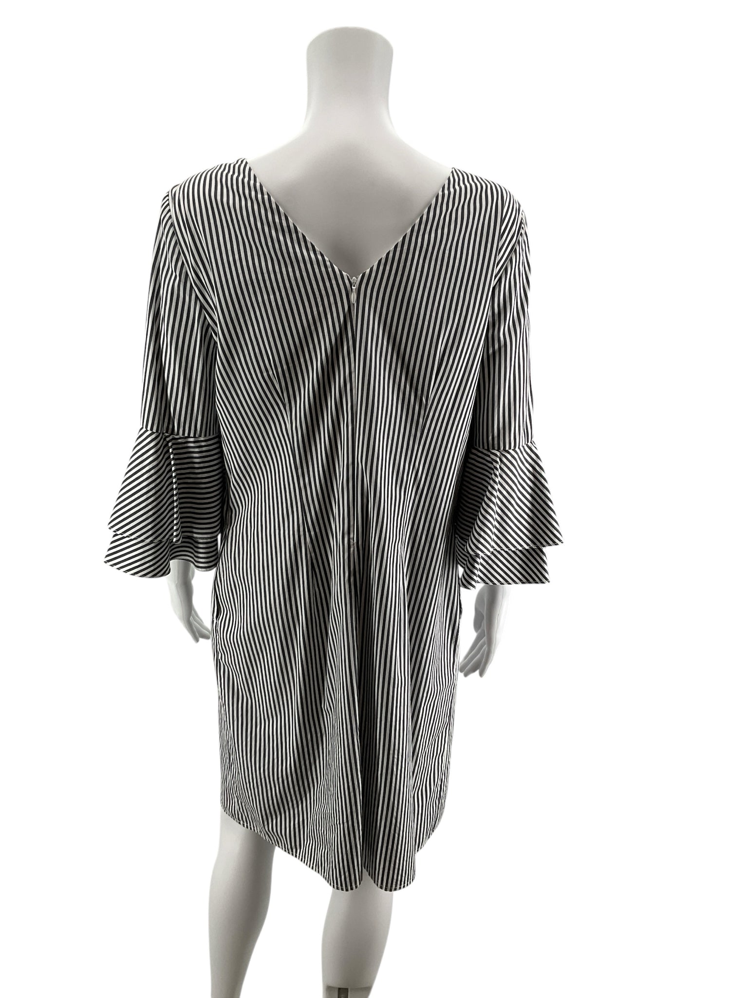cappagallo Size 6 gray/white Stripe Pre-Owned Ladies Dress