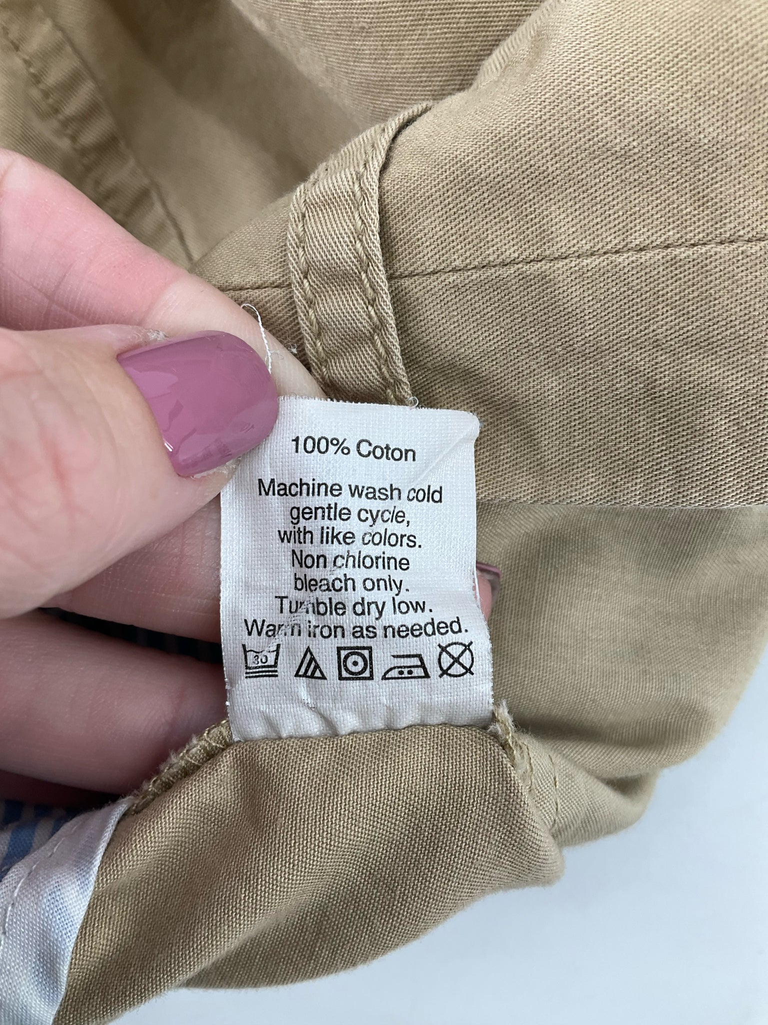 J. Crew pre-owned khaki chino shorts, mid-rise, size 4, featuring a classic and casual design for a preppy look.