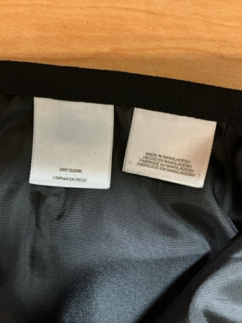 Jones Studio Size 10 Black Solid Pre-Owned Ladies Skirt