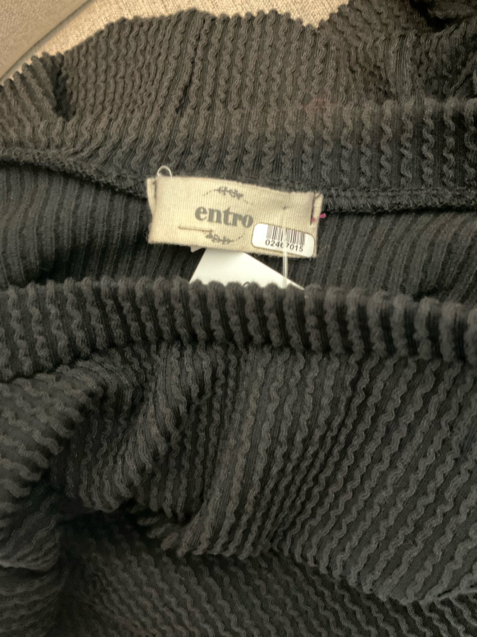 entro Size S Black Ribbed Pre-Owned Ladies Dress