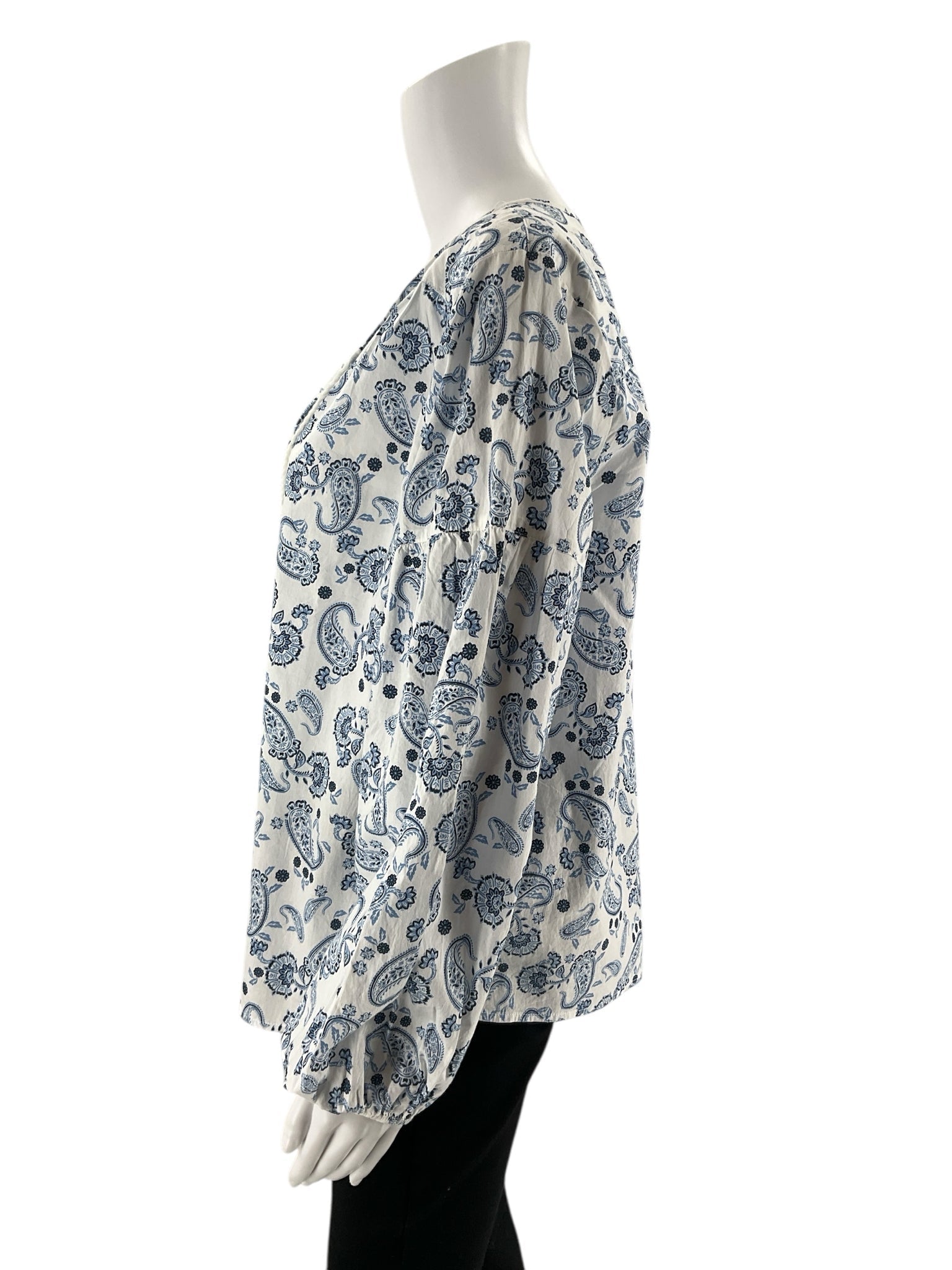 Lucky - White/Blue Paisley Pre-Owned Ladies Casual Top - Size Medium