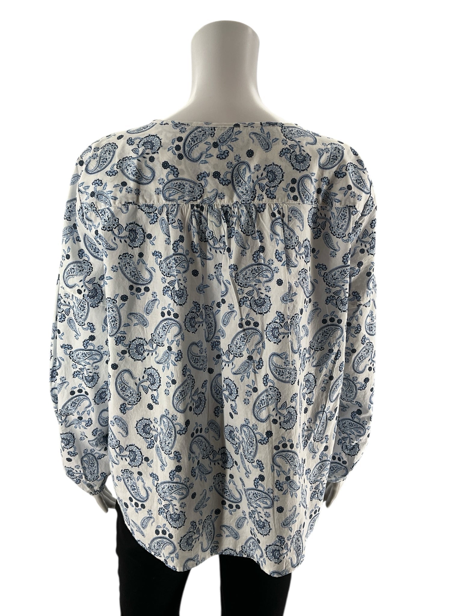 Lucky - White/Blue Paisley Pre-Owned Ladies Casual Top - Size Medium