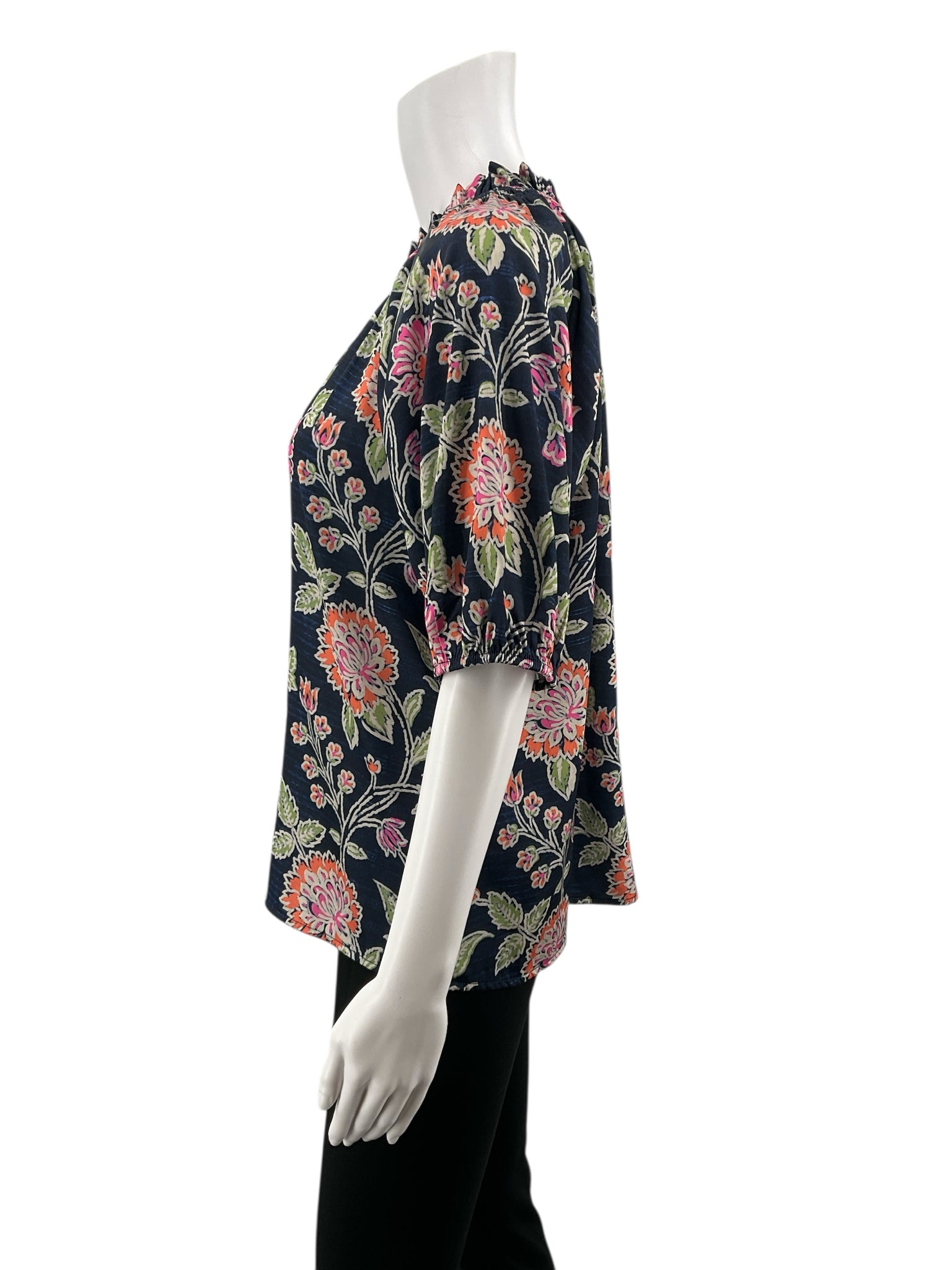 THML NAVY/GREEN/PINK Short Sleeve Navy/Green/Pink Floral Pre-Owned Ladies Casual Top - Size Small - Size S