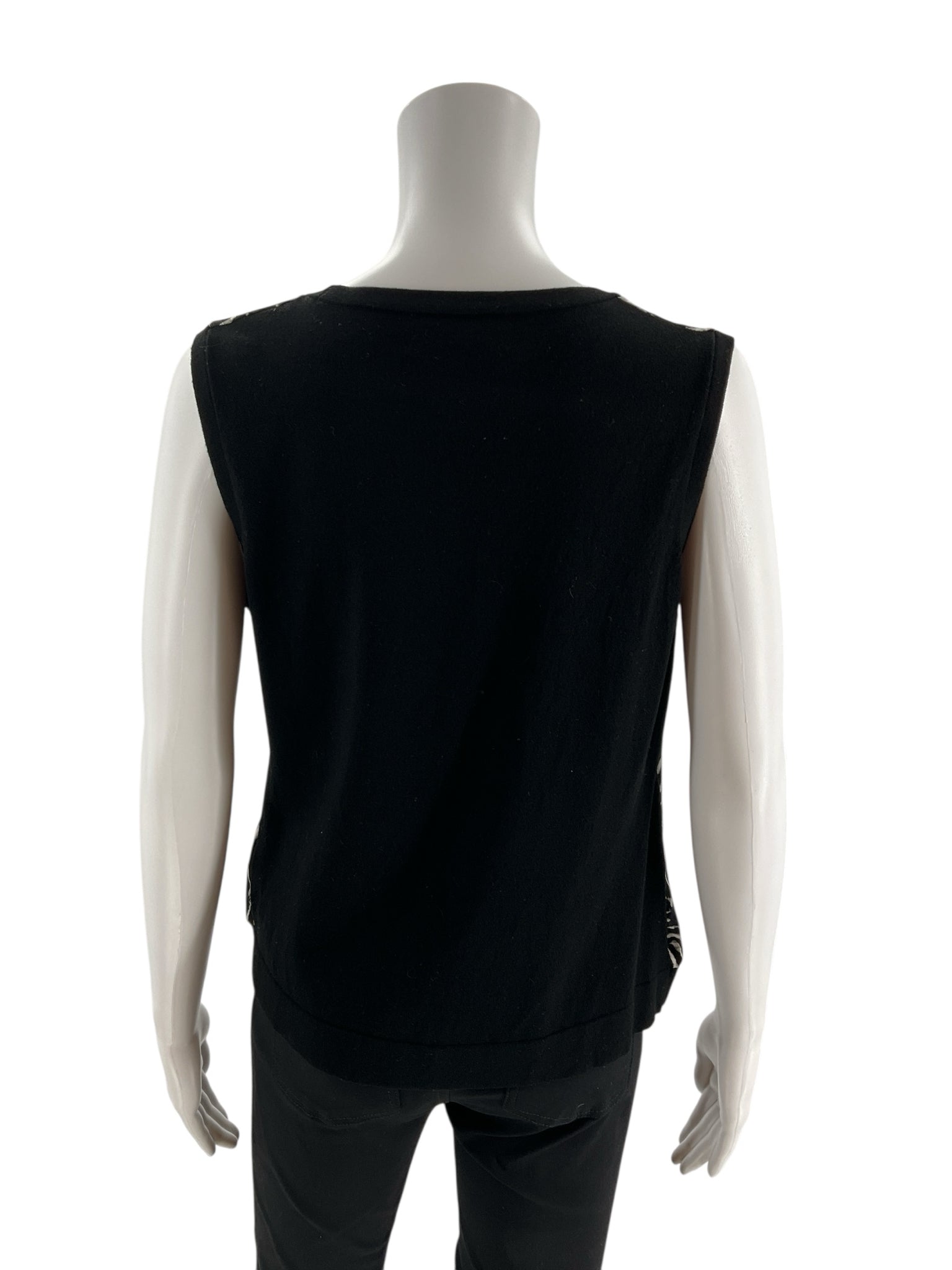 Jones New York Gray/Black Animal Ladies Pre-Owned Top - Size Large Petite - Margaret’s Fine Consignment