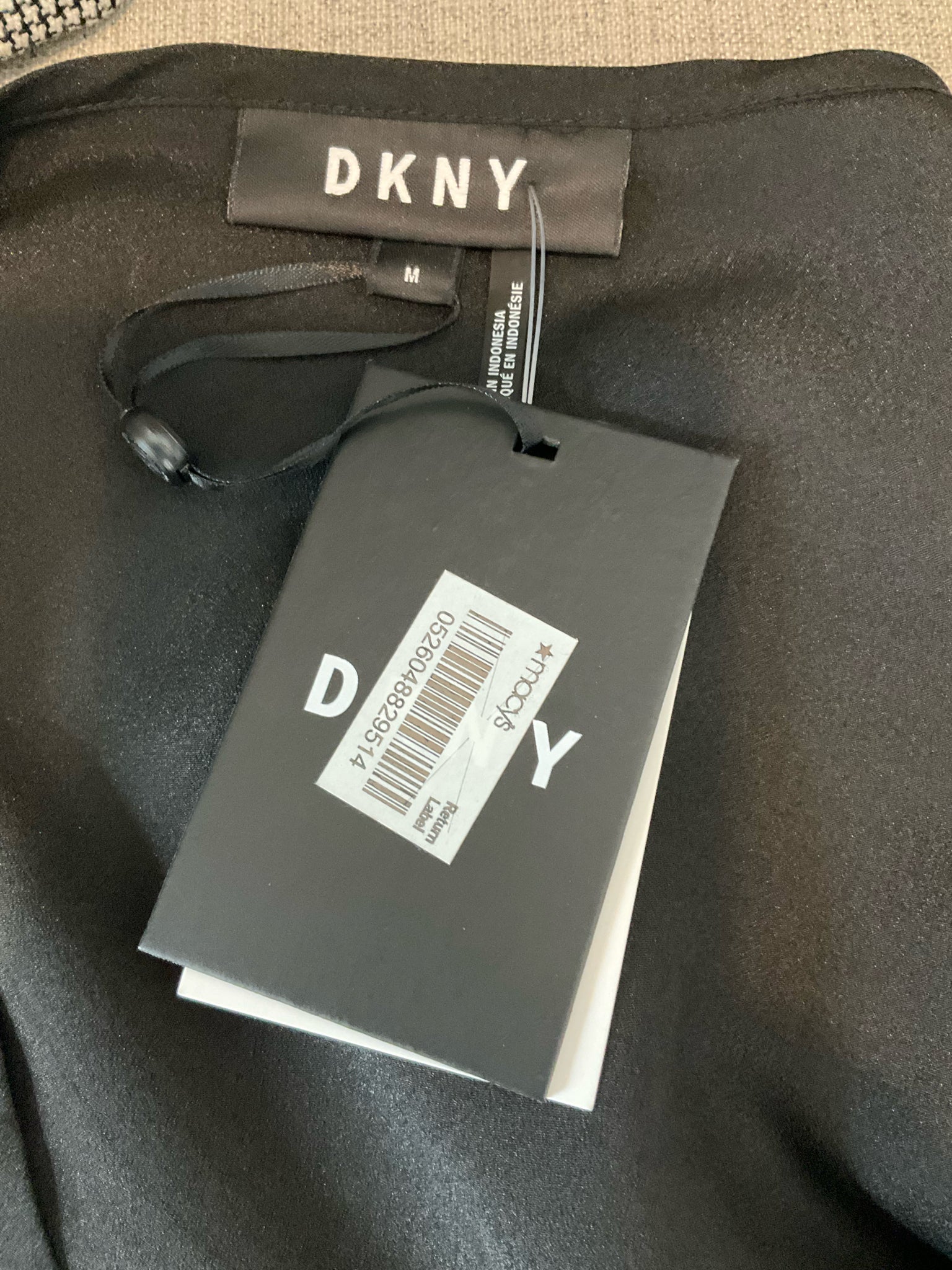DKNY Abstract Floral Flutter Sleeve V-Neck Blouse Top Size Medium NWT
