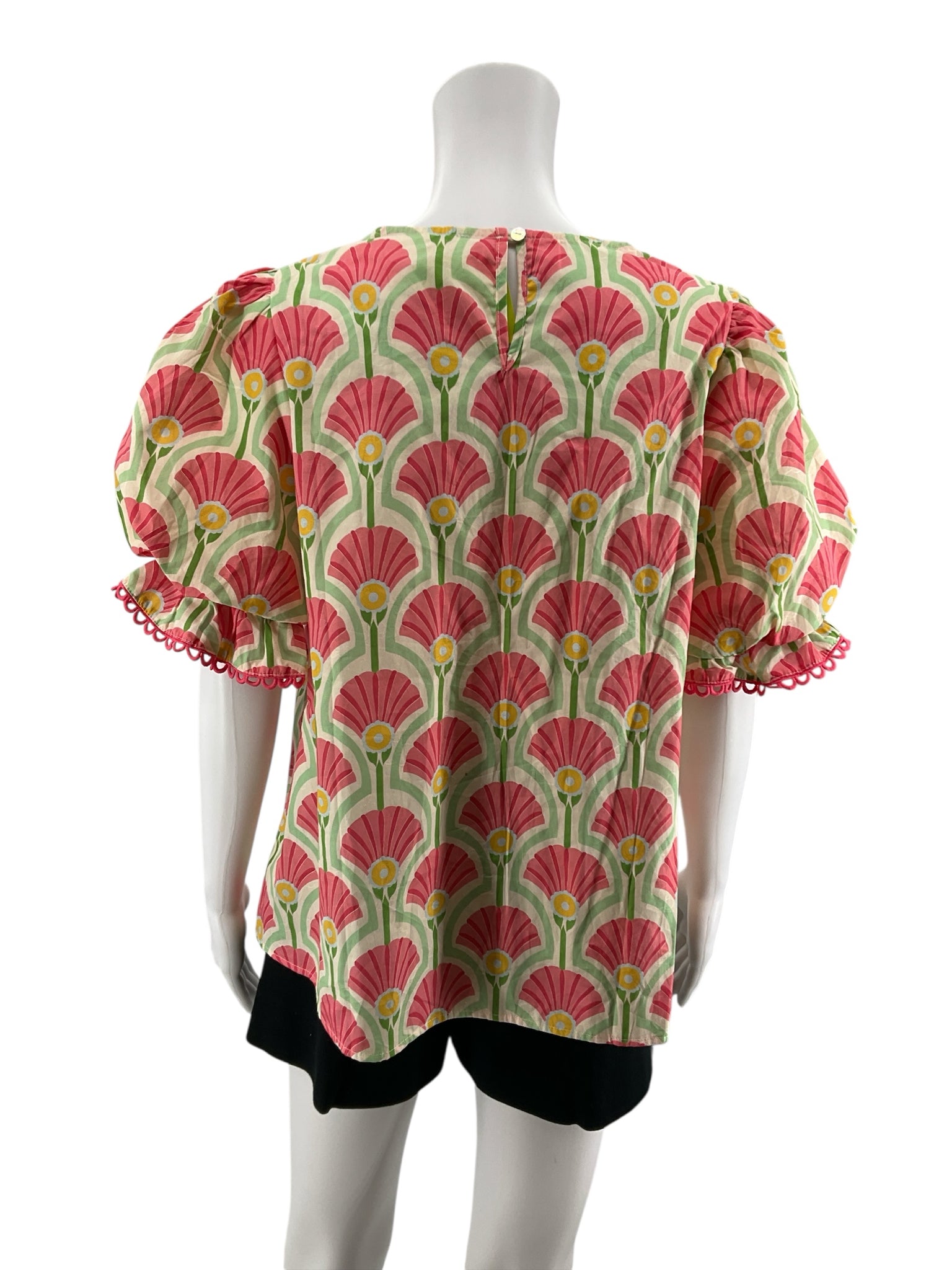 Entro Floral Art Deco Puff Sleeve Scallop Trim Blouse NWT Size Large