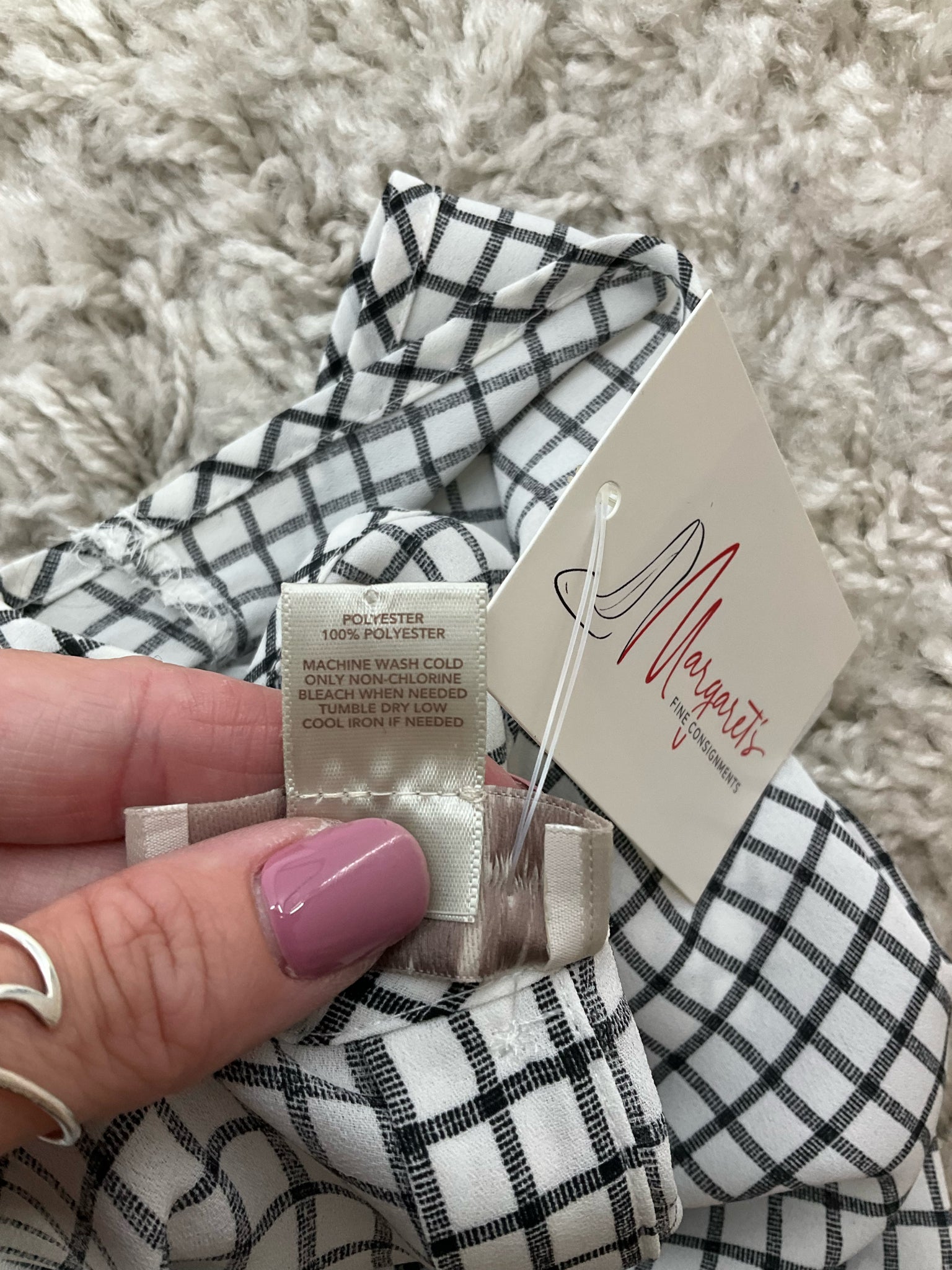 Loft White/Black Checkered Pre-Owned Ladies Top - Size Large Petite - Margaret’s Fine Consignment