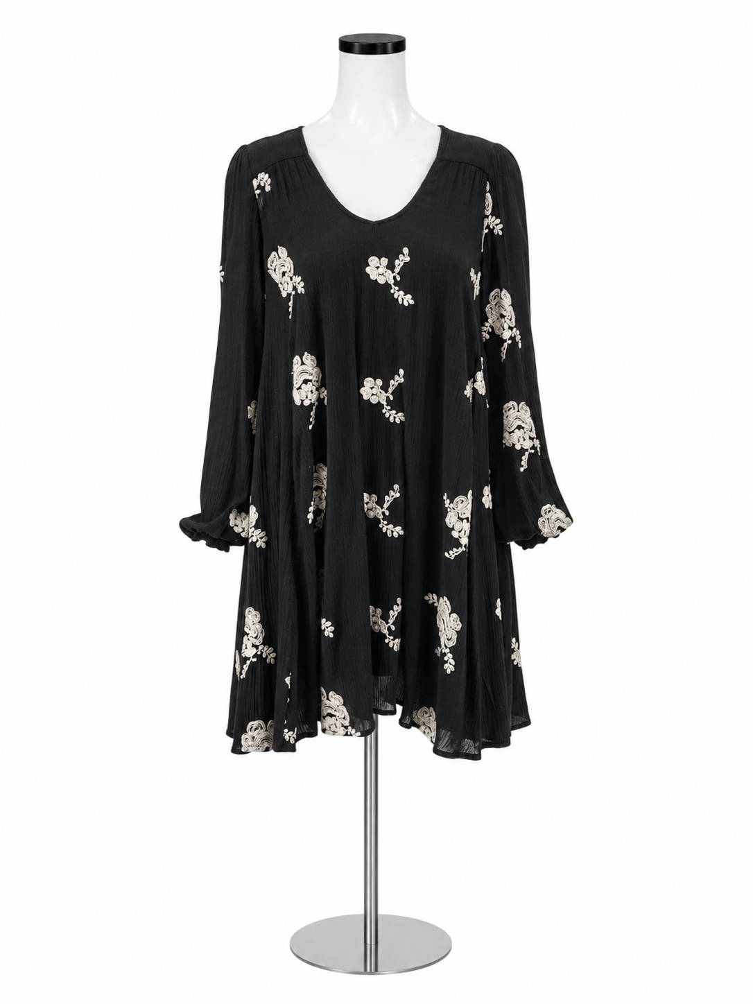 ALTAR'D STATE Size M black/white Embroidered Pre-Owned Ladies Dress
