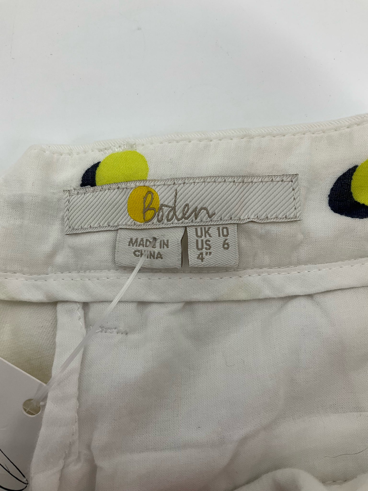 Boden Richmond White Cotton Stretch Chino Shorts Size 6 | 4" Inseam