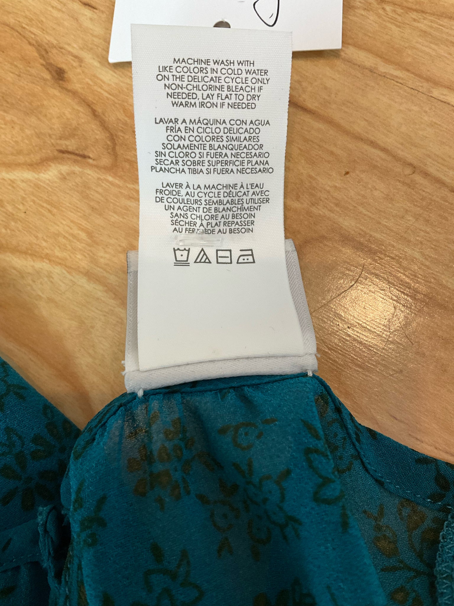 cabi Size M Teal Floral Pre-Owned Ladies Casual Top - Downstairs