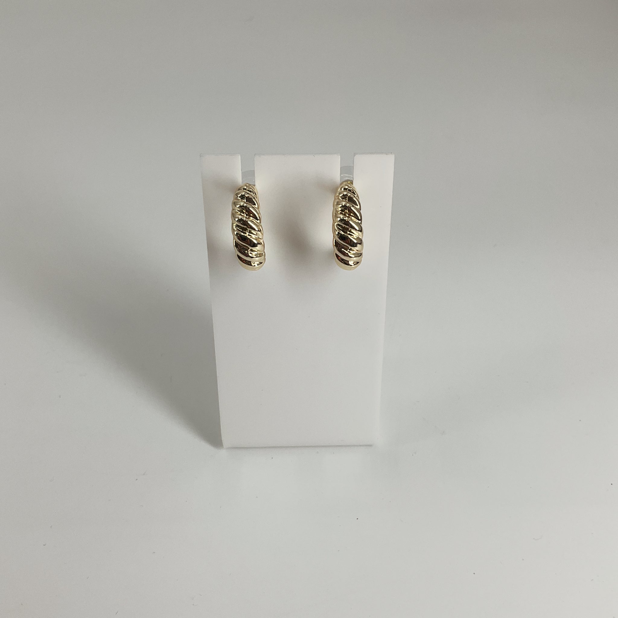 Classic Gold-Tone Twisted Rope Hoop Earrings | 1" Huggie Style