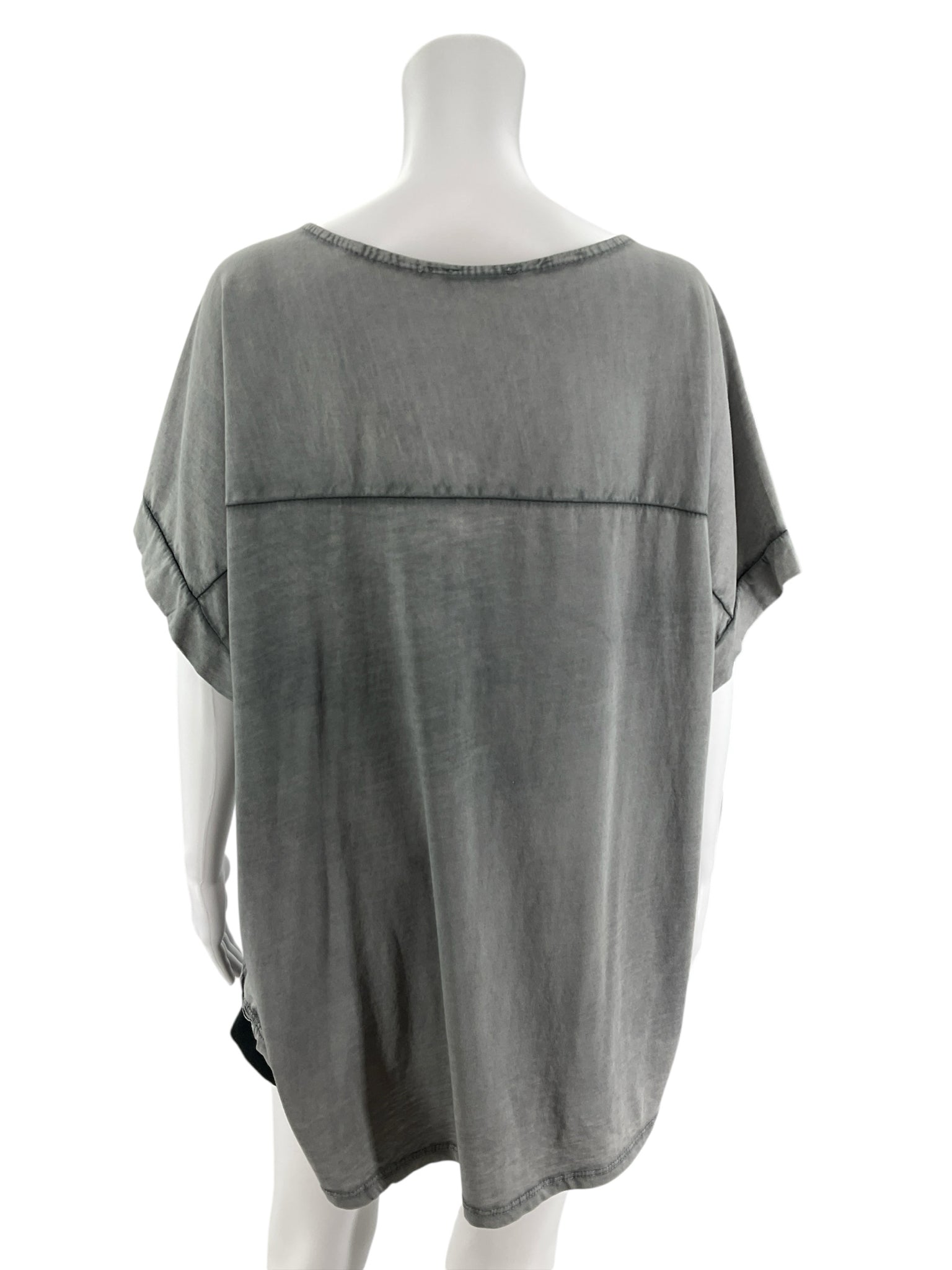 New Collection Italian Made Gray Star Appliqué Dolman Sleeve Top M/L