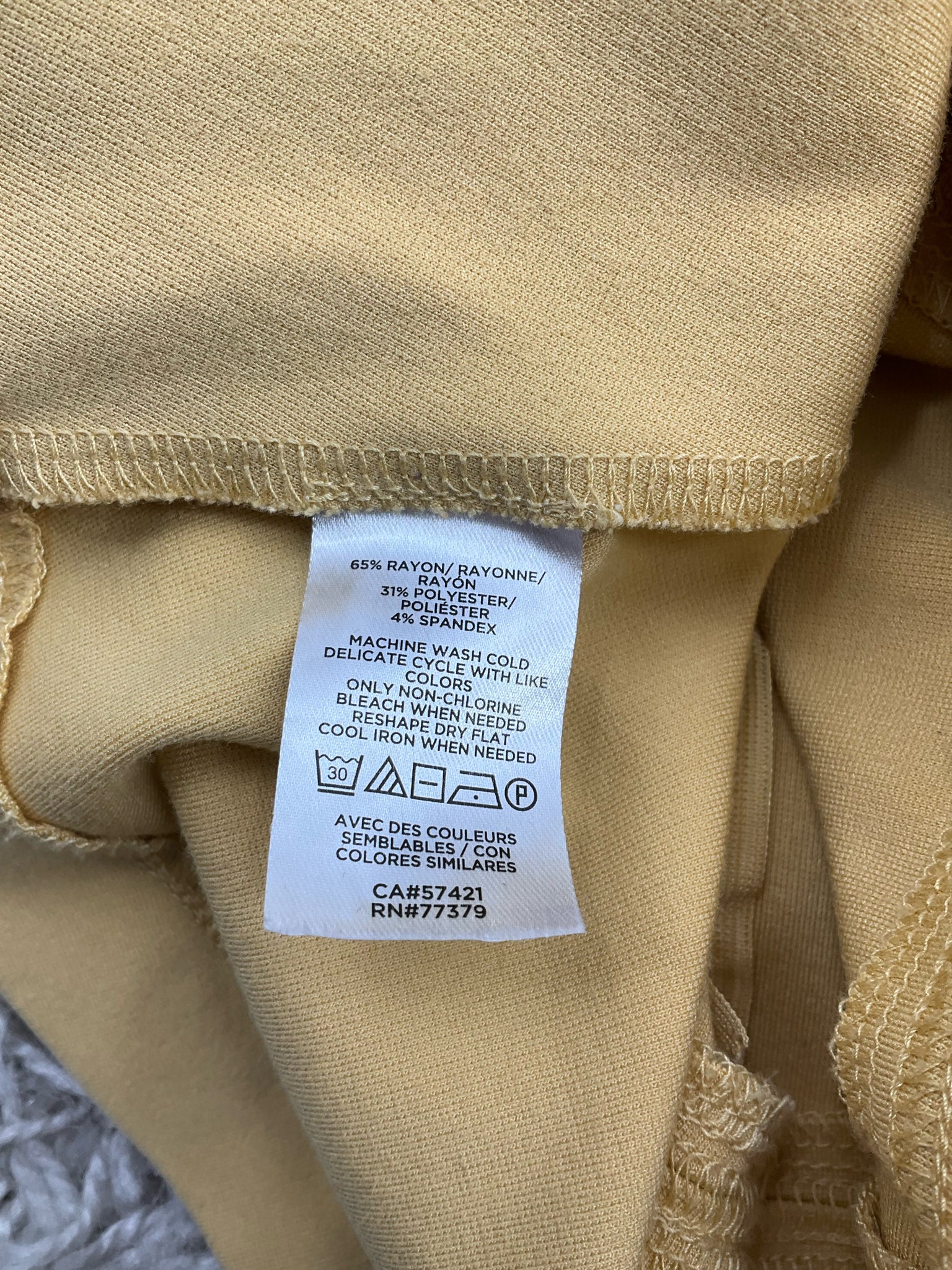 Ann Taylor Sleeveless Peplum Top Diagonal Tortoise Buttons Mustard Yellow Medium