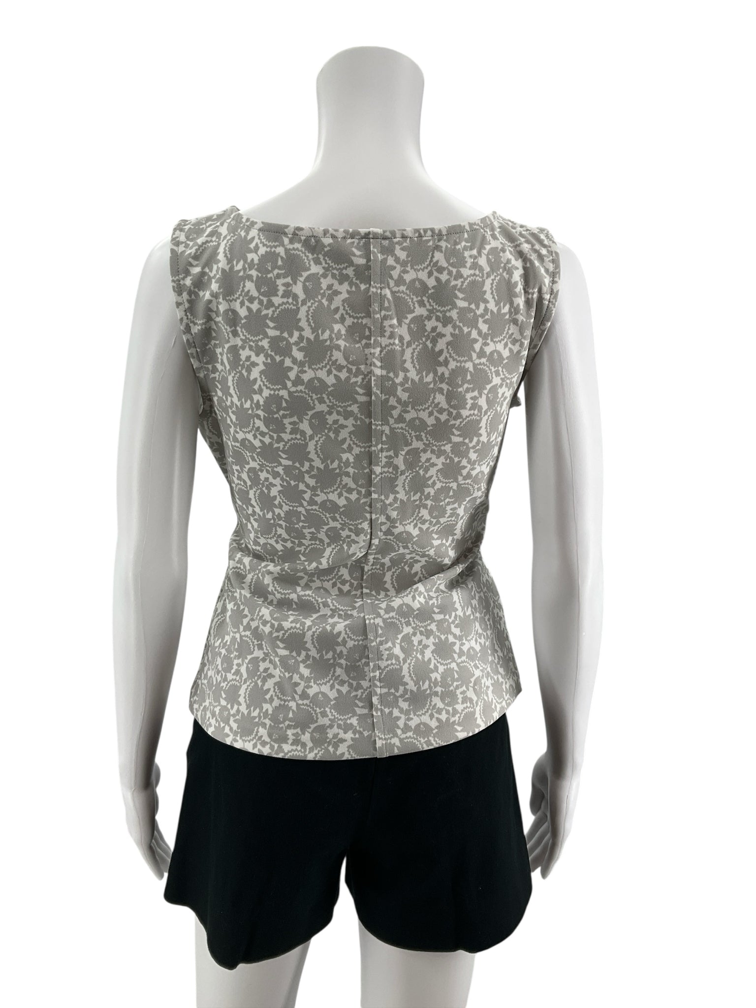 Ann Taylor Size XS gray/white Floral Pre-Owned Ladies Casual Top - Downstairs