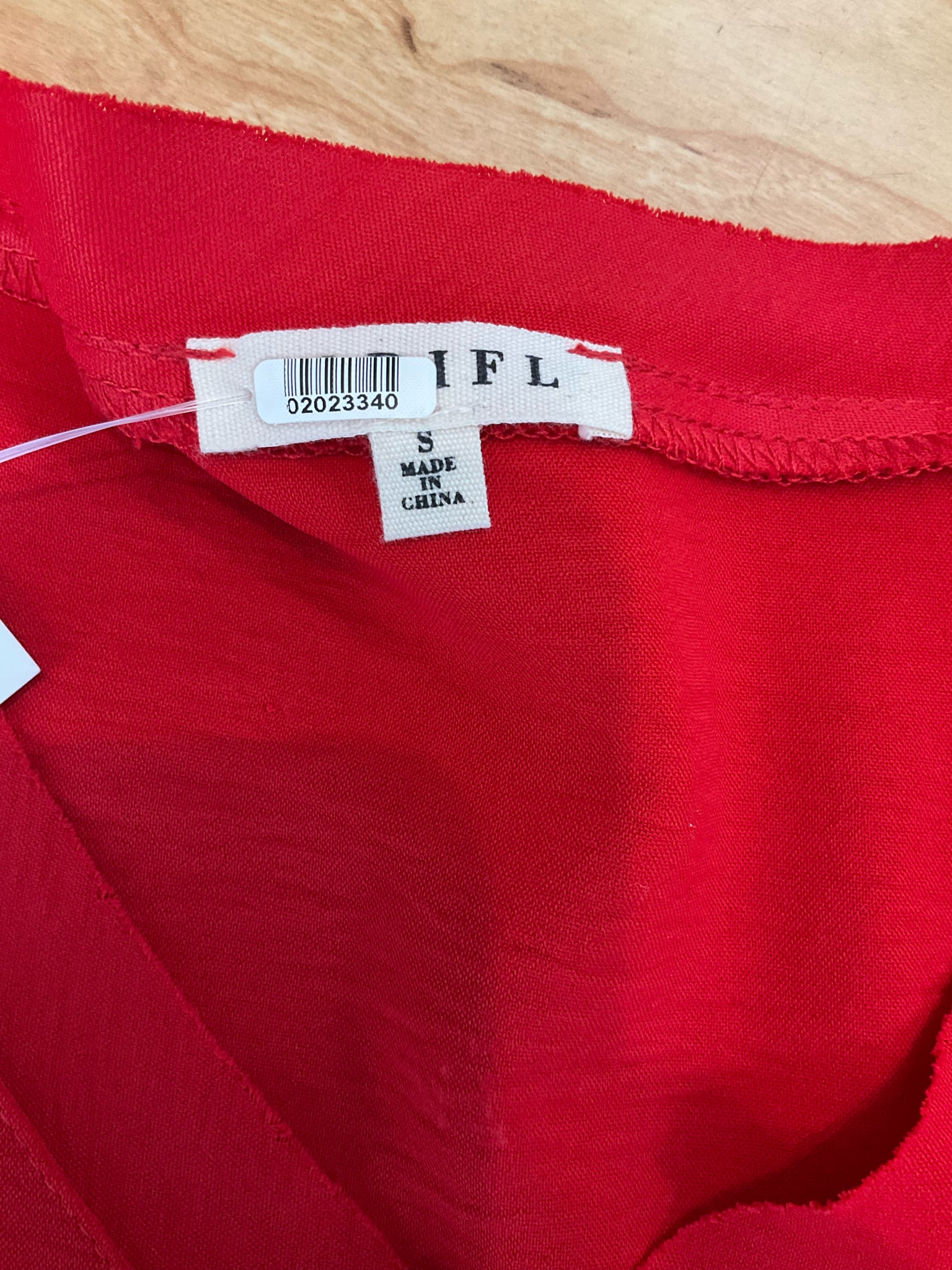 Jodifl Red Raw Edge V-Neck Slub Knit Top Size Small