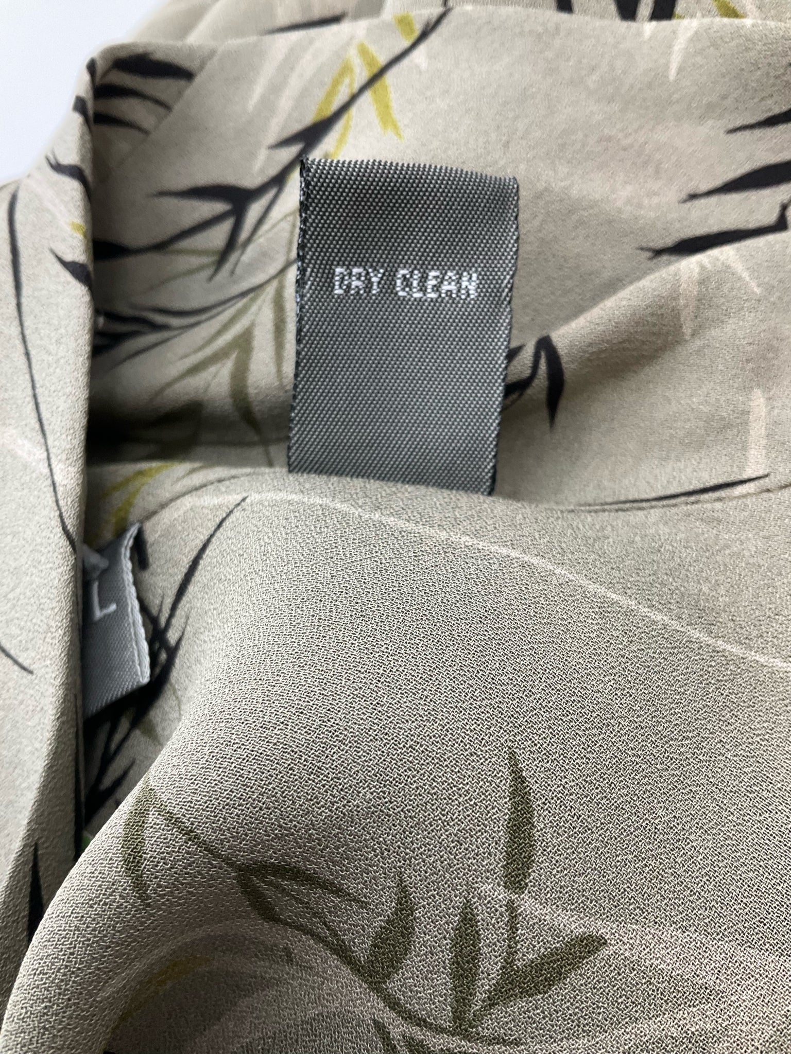 Kate Hill Olive/Multi Print Pre-Owned Ladies Blouse - Size 8 Petite