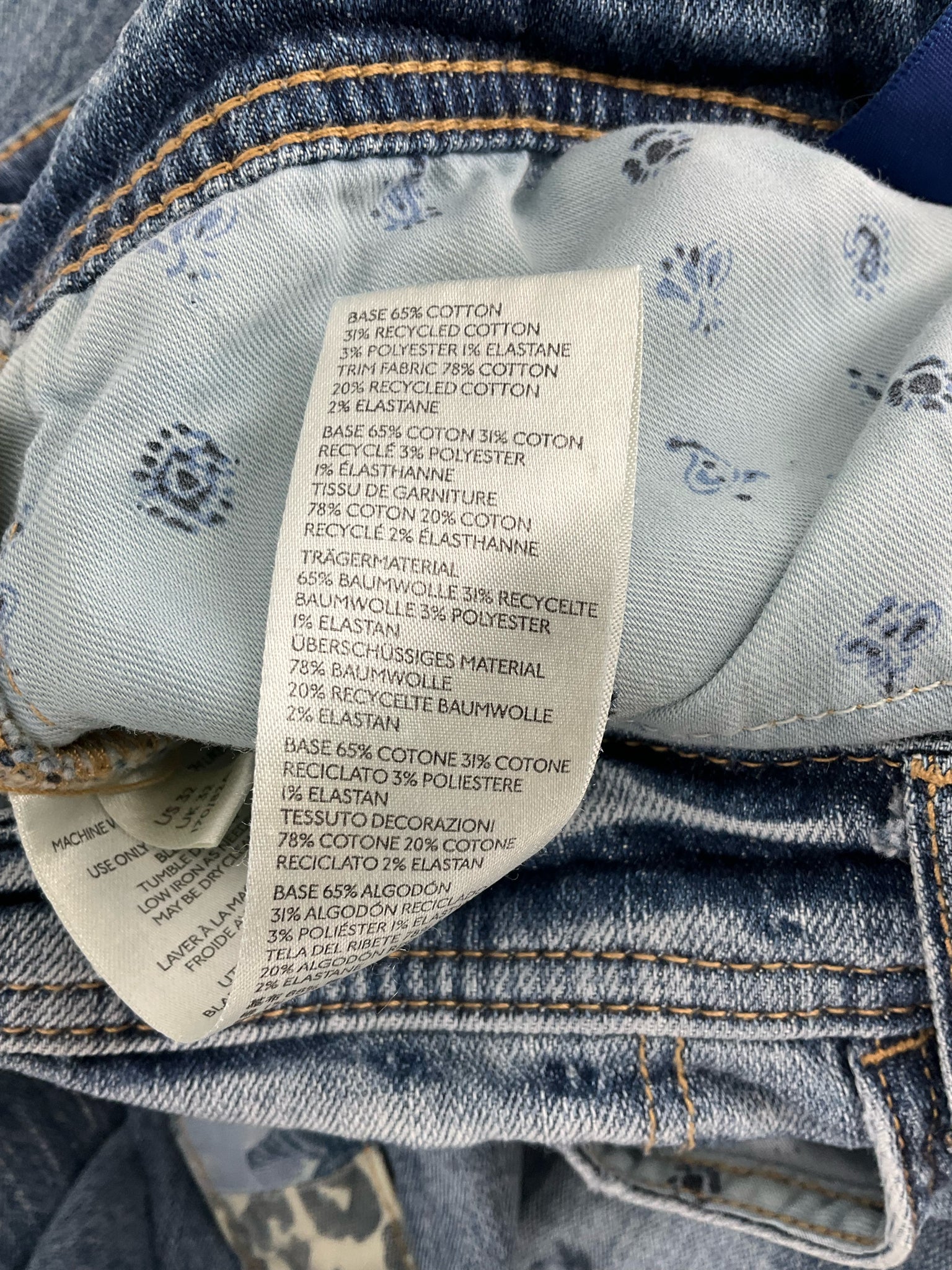 Pilcro - Light Blue Pre-Owned Ladies Jeans- Size 2