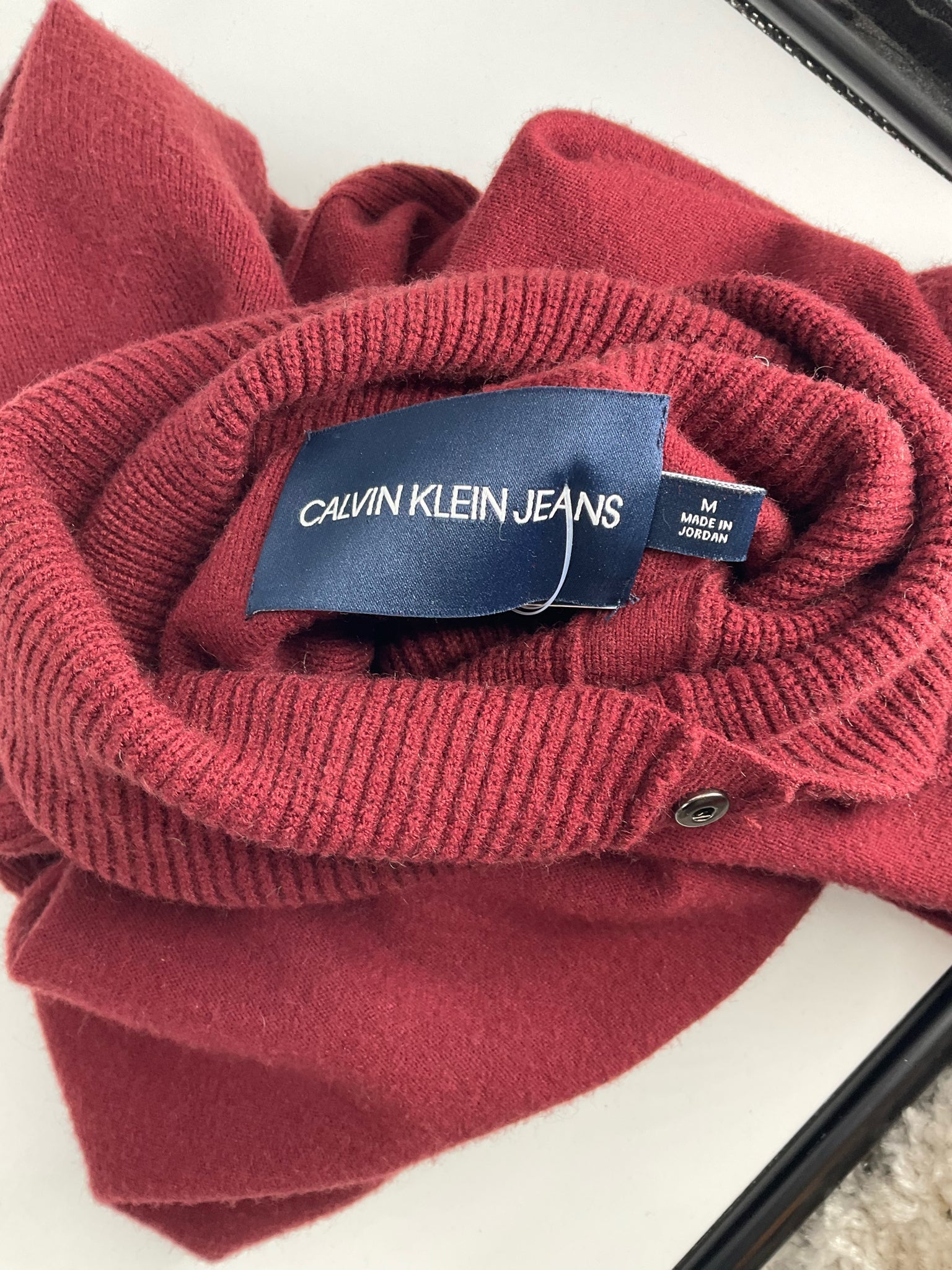 Calvin Klein - Burgundy Solid Pre-Owned Ladies Casual Top - Size M