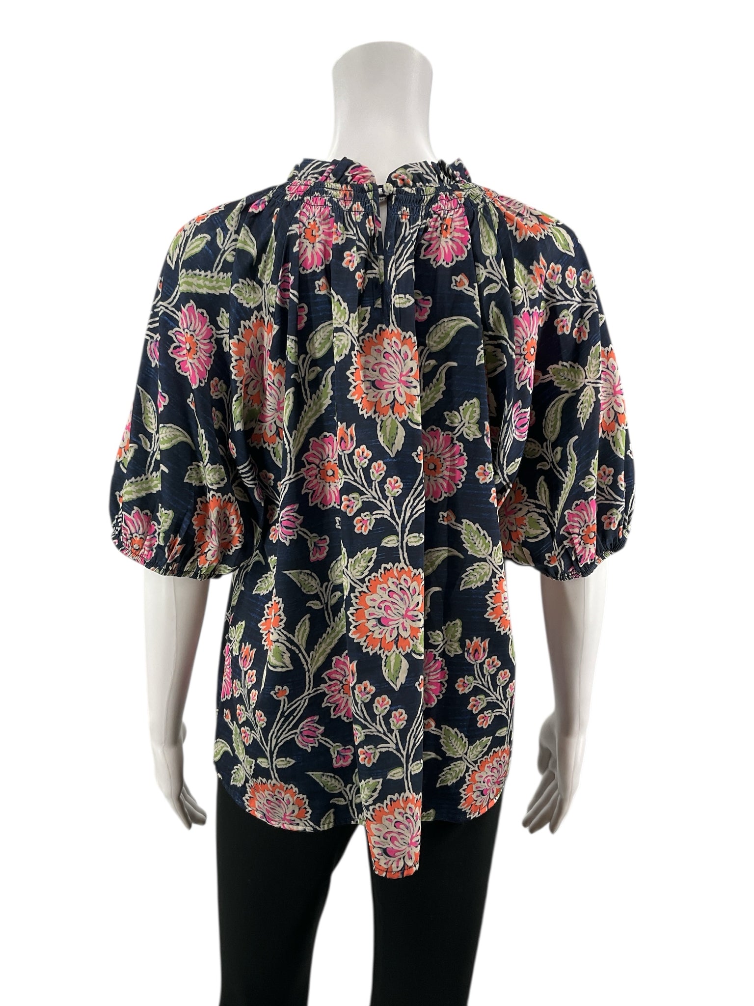 THML NAVY/GREEN/PINK Short Sleeve Navy/Green/Pink Floral Pre-Owned Ladies Casual Top - Size Small - Size S