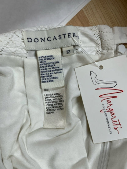 Doncaster Size 12 White Solid Pre-Owned Ladies Skirt