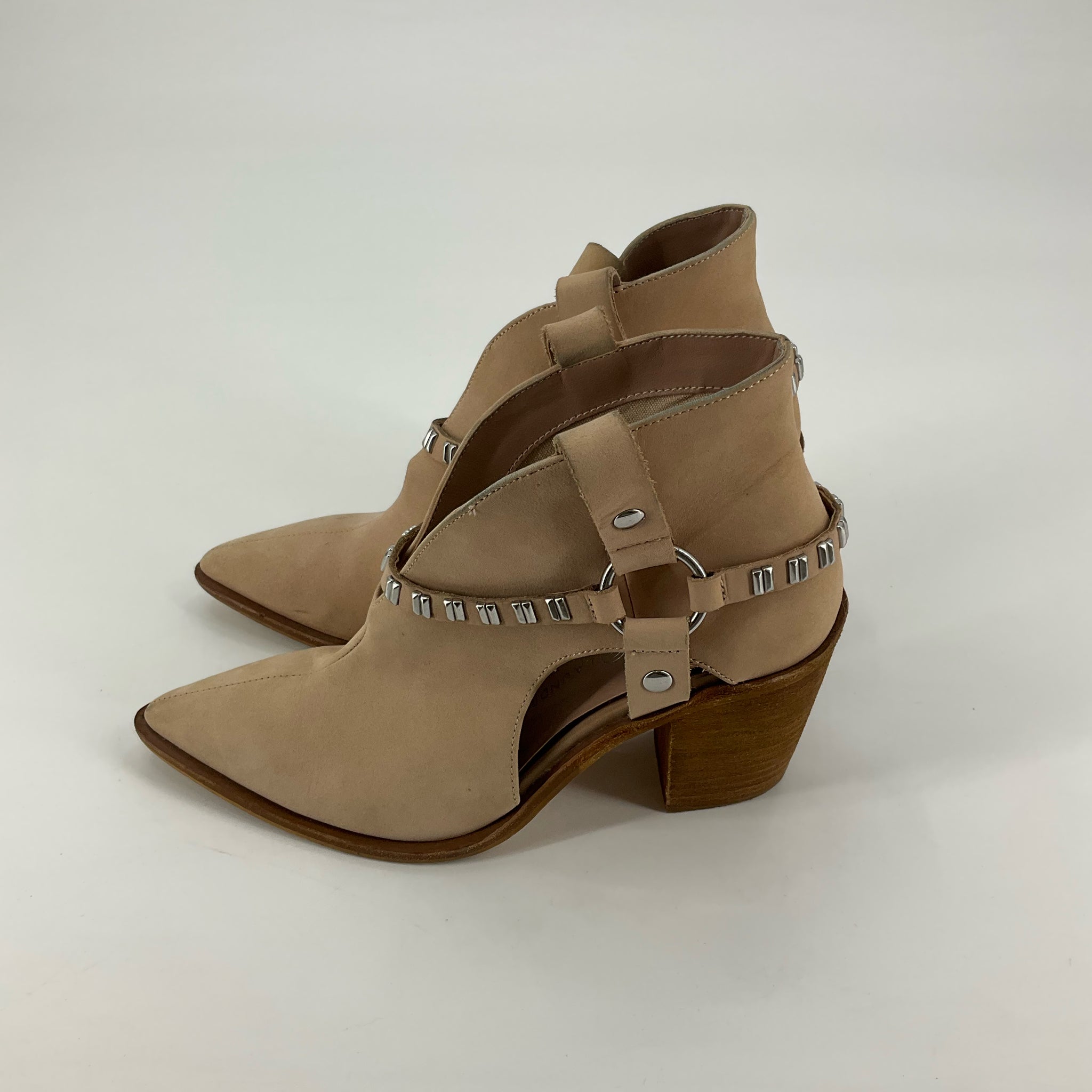 Chinese Laundry Finn Tan Suede Studded Western Ankle Boots Size 6