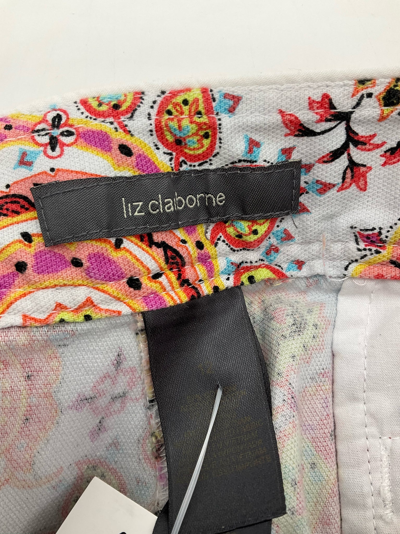 Liz Claiborne Paisley Print Mid-Rise Shorts Size 12 | White &amp;amp; Coral