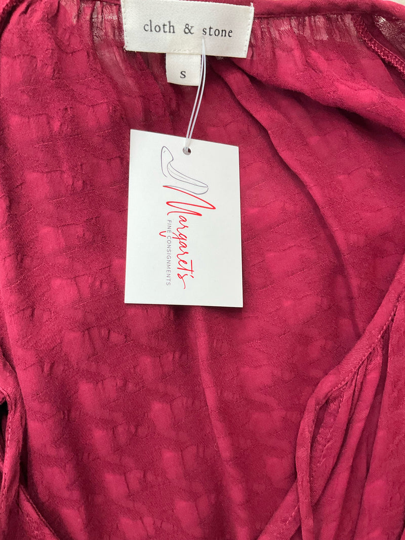 Cloth & Stone Maroon Solid Pre-Owned Ladies Top - Size Small