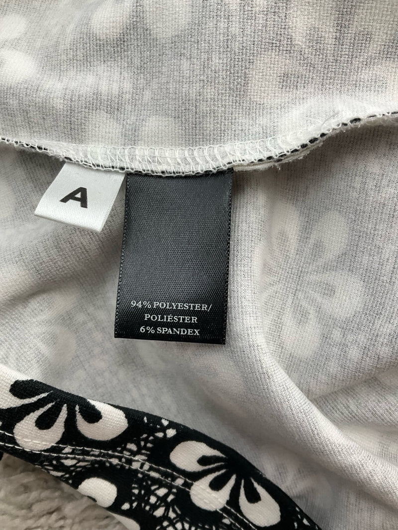 Ann Taylor Cream/Black Floral Pre-Owned Ladies Top - Size Medium
