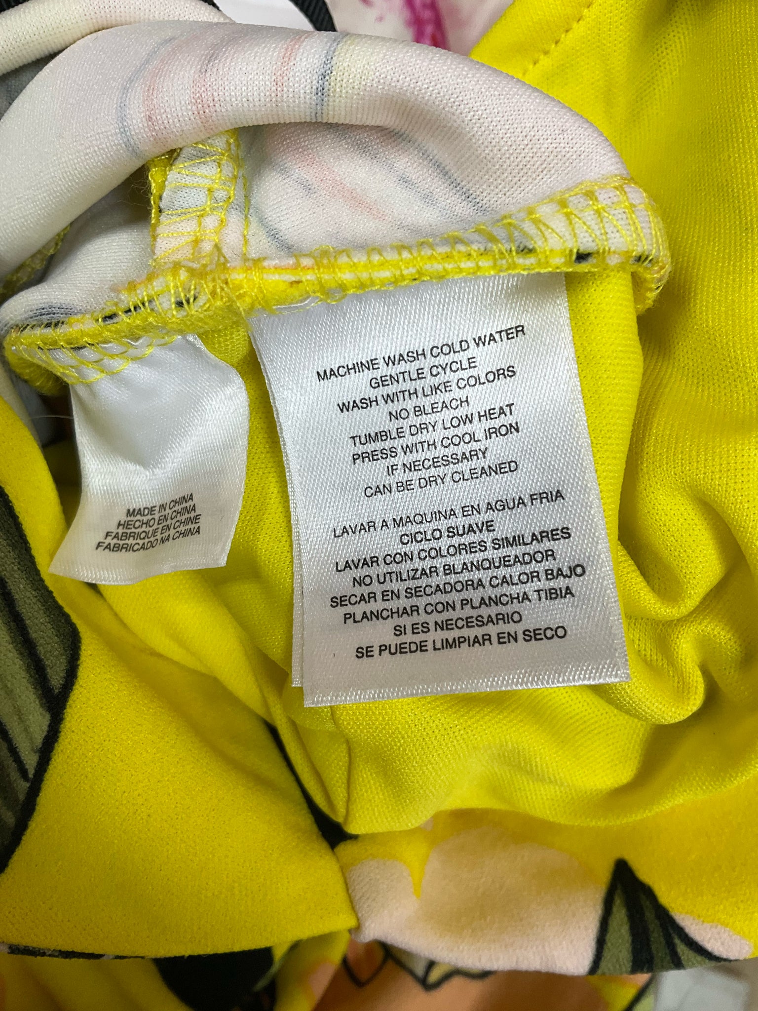 Christian Siriano New York Yellow/Black/Green Sheath Floral Surplice V-Neck Sheath Dress Size S/P NWT - Size S