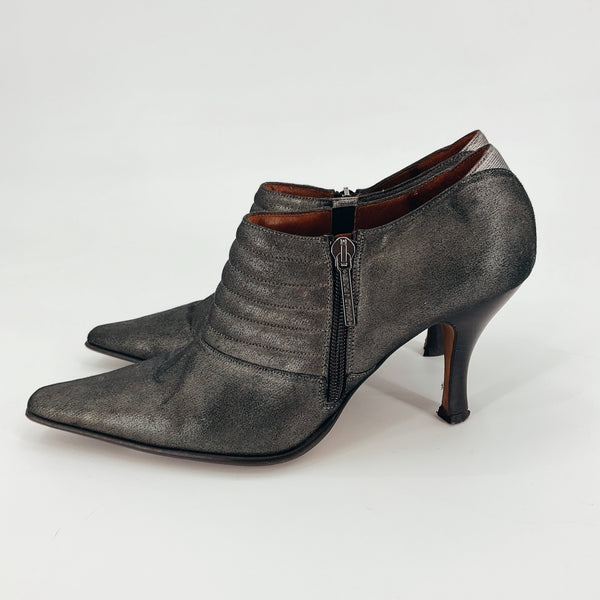 Donald Pliner Gold Shimmer Pre-Owned Ladies Heel - Size 9