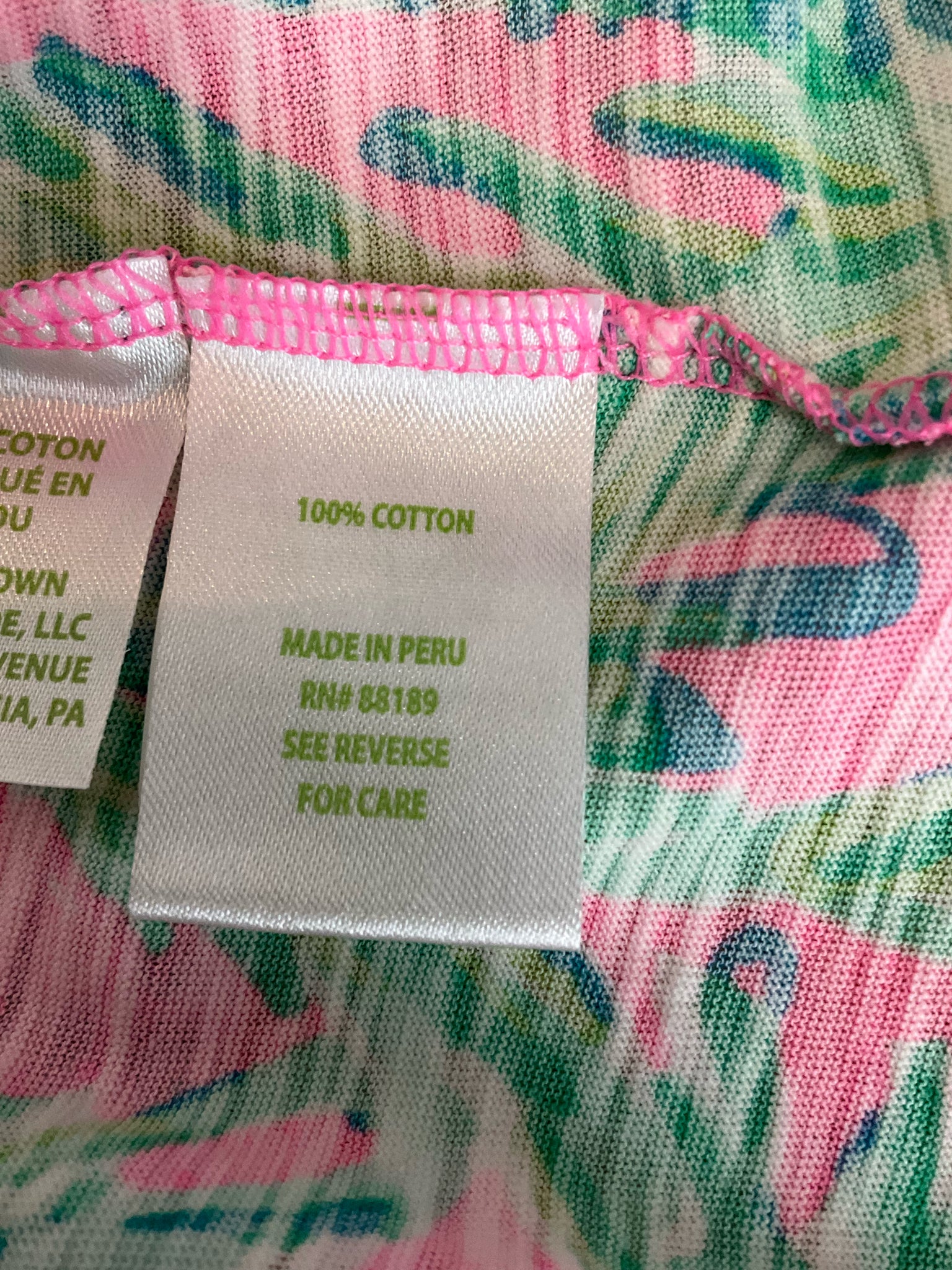 Lilly Pulitzer Etta V-Neck Tee Top S Pink Multi Sink Or Swim Palm Print