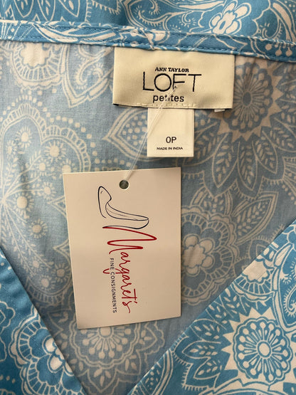 Loft Blue/White Floral Pre-Owned Ladies Top - Size 0 Petite - Margaret’s Fine Consignment