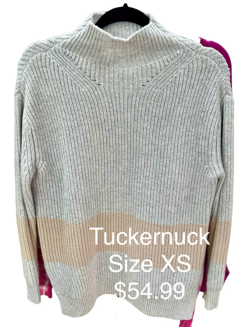 tuckernuck Size XS Gray/Peach sweater Casual Top - Downstairs